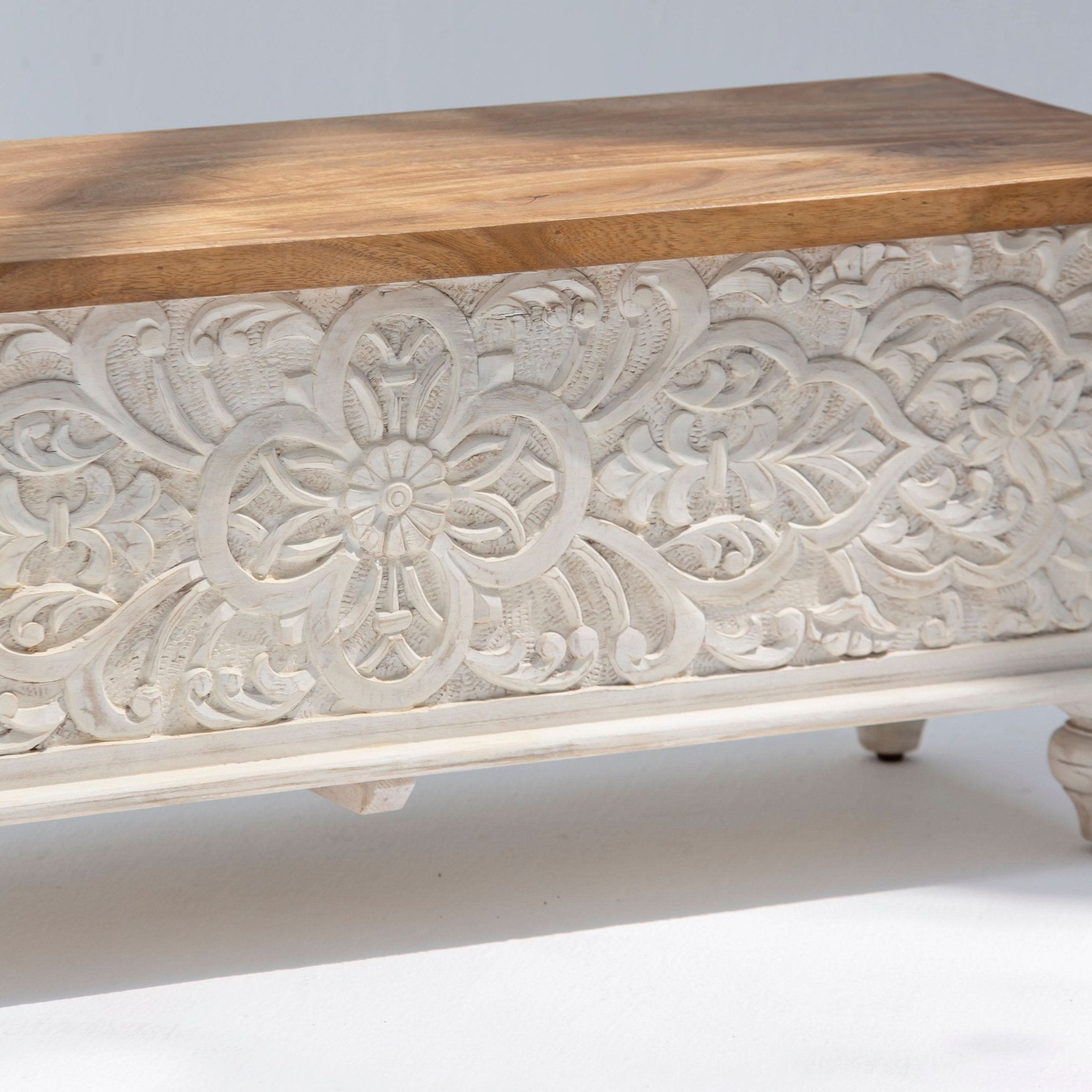 DABORA HANDCARVED WOODEN BOX - Art and craft furniture