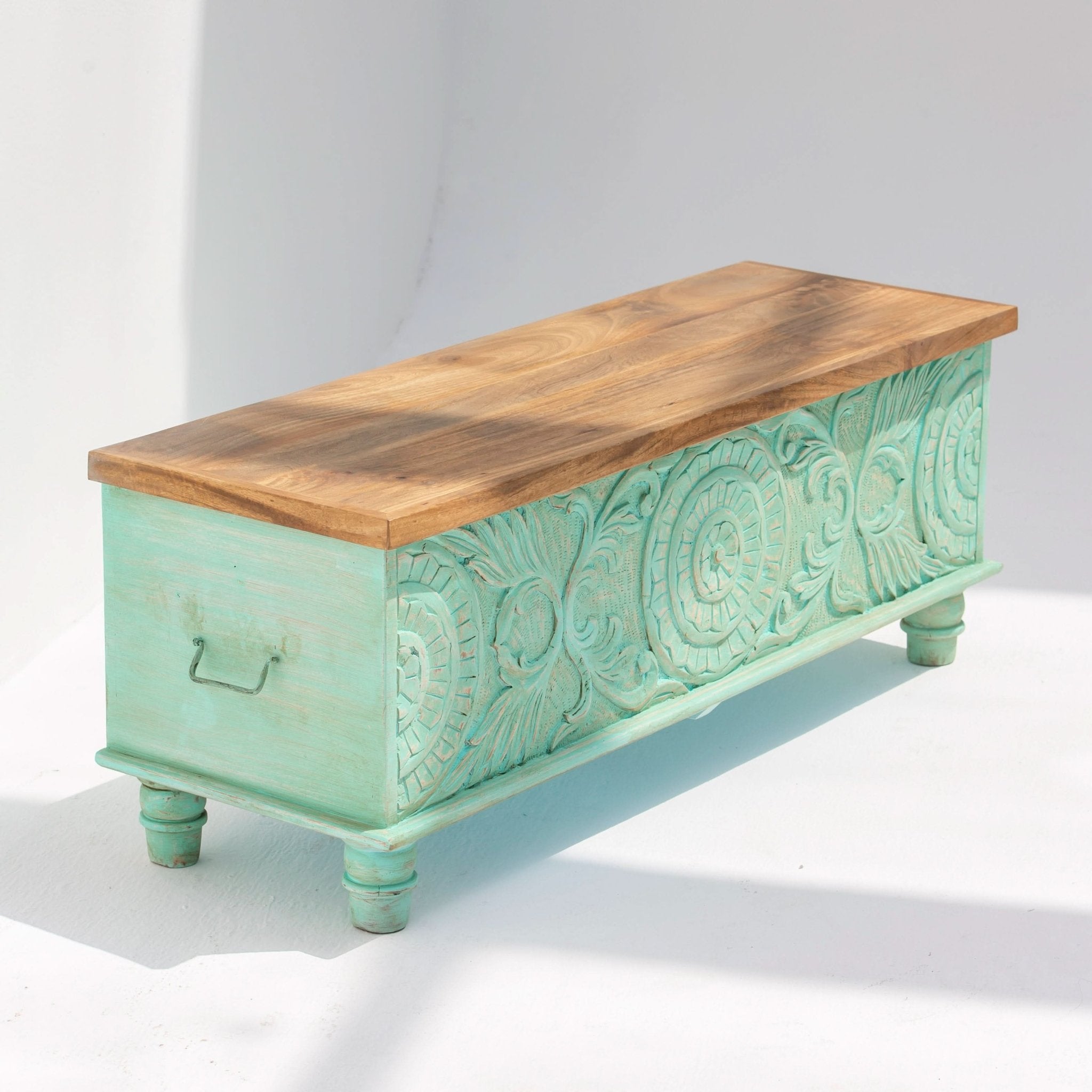 DABORA WOODEN CARWING BOX - Art and craft furniture