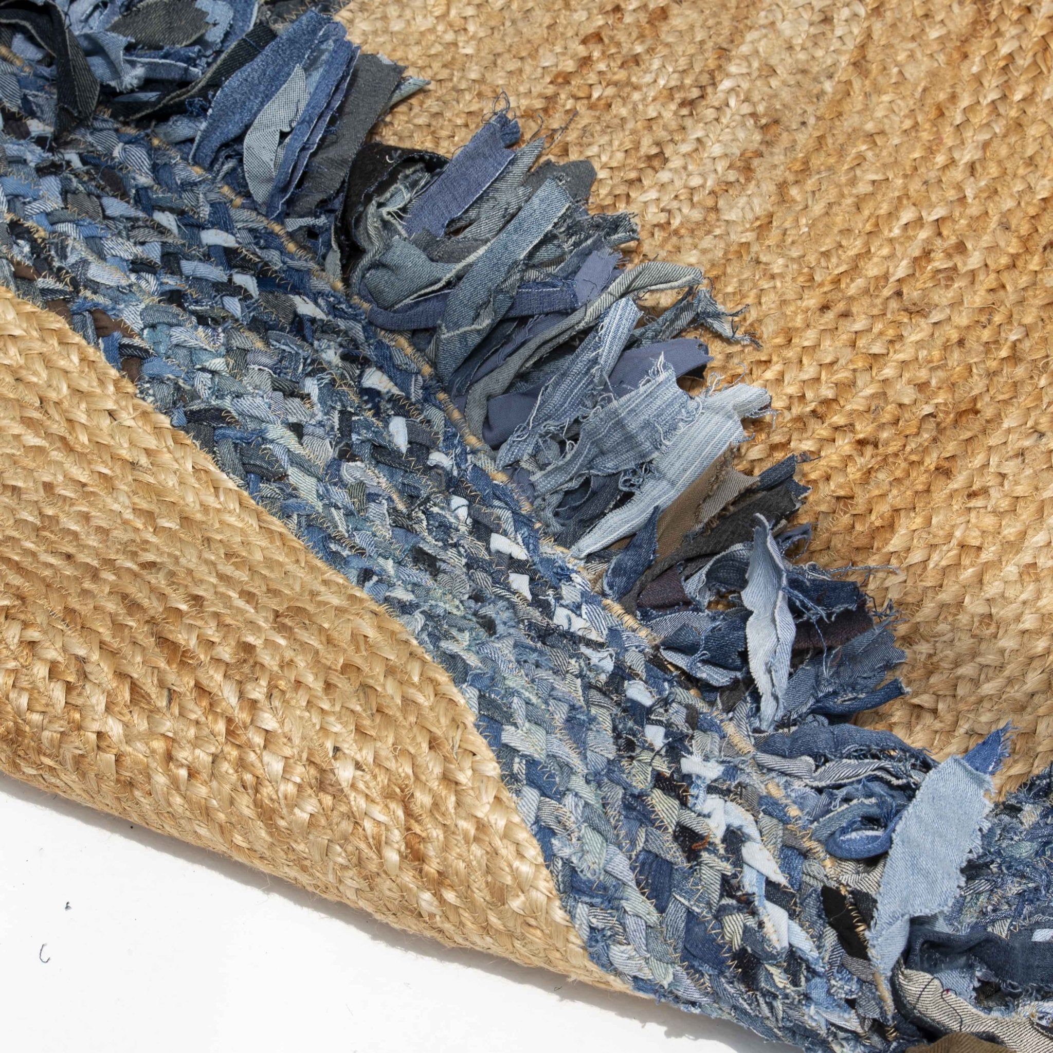 DANIM COAST JUTE HANDMADE RUG - Art and craft furniture
