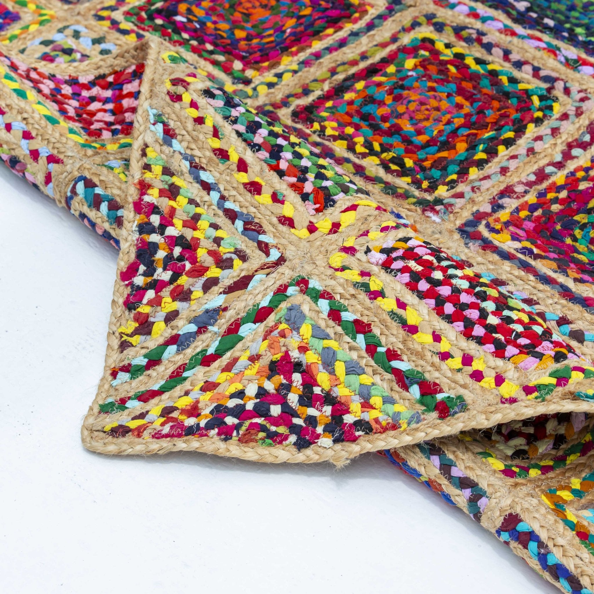 DIAMOND JUTE & CHINDI HANDMADE RUG - Art and craft furniture
