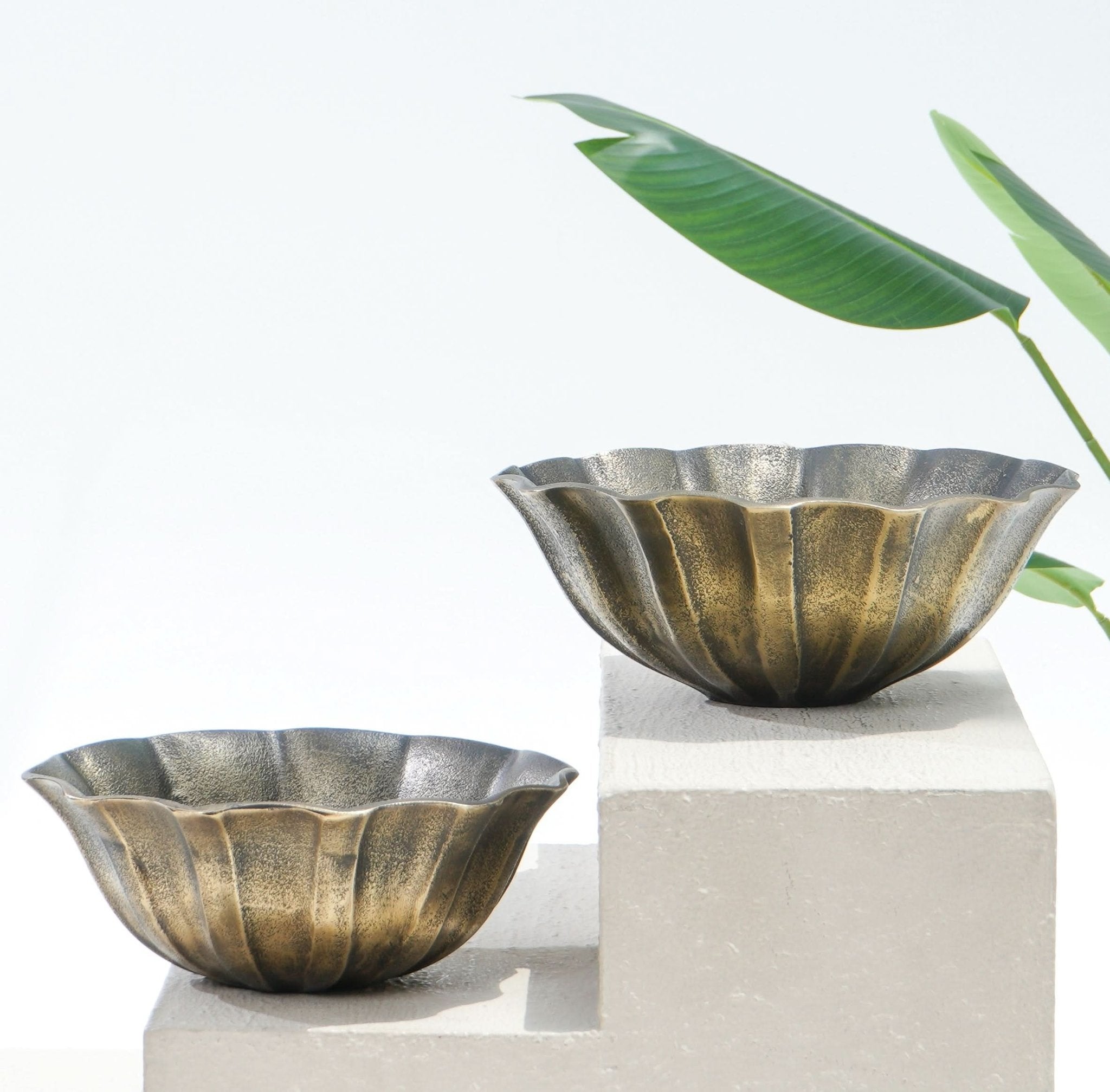 ELEGANT EMBER SMALL ROUND BOWL - Art and craft furniture