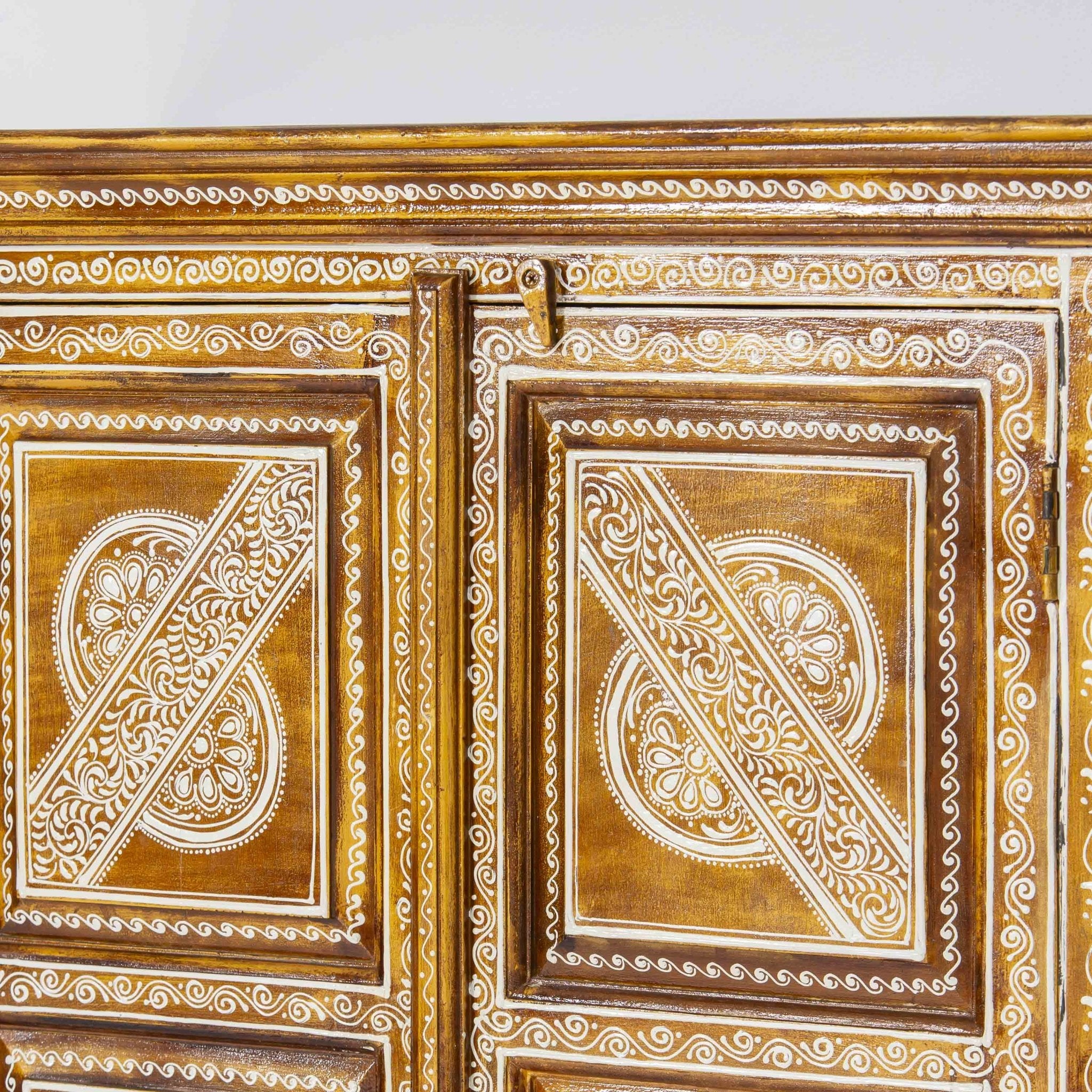 ELMORA PAINTING WOODEN CABINET - Art and craft furniture