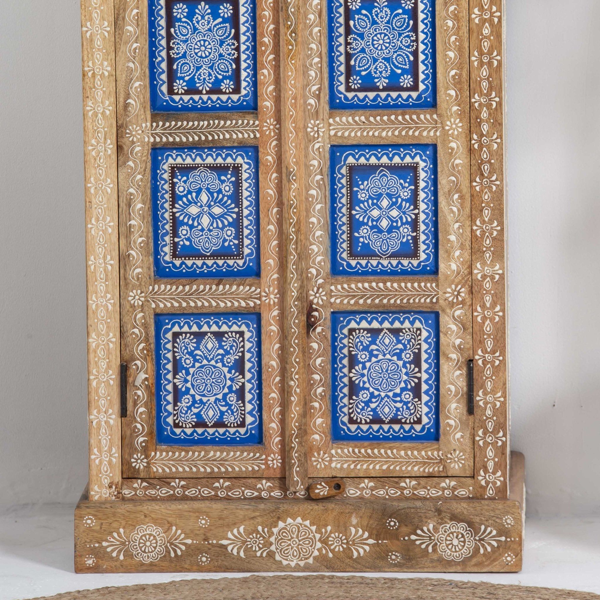 ELMORA PAINTING WOODEN CABINET - Art and craft furniture