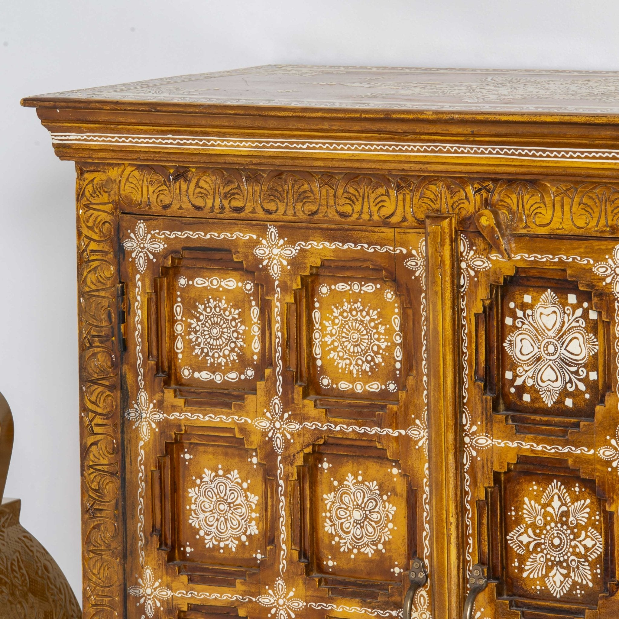 ELMORA PAINTING WOODEN SIDEBOARD - Art and craft furniture