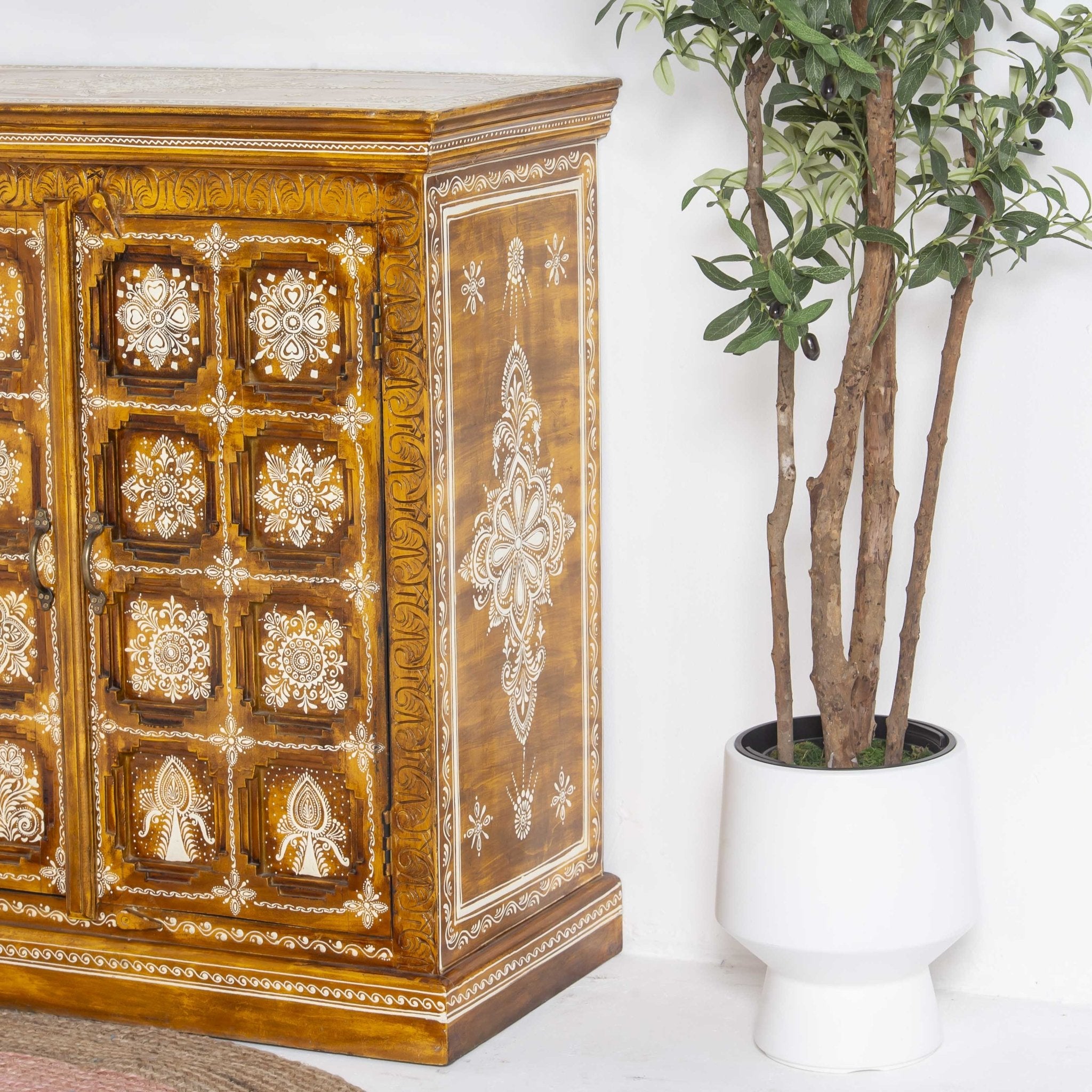 ELMORA PAINTING WOODEN SIDEBOARD - Art and craft furniture