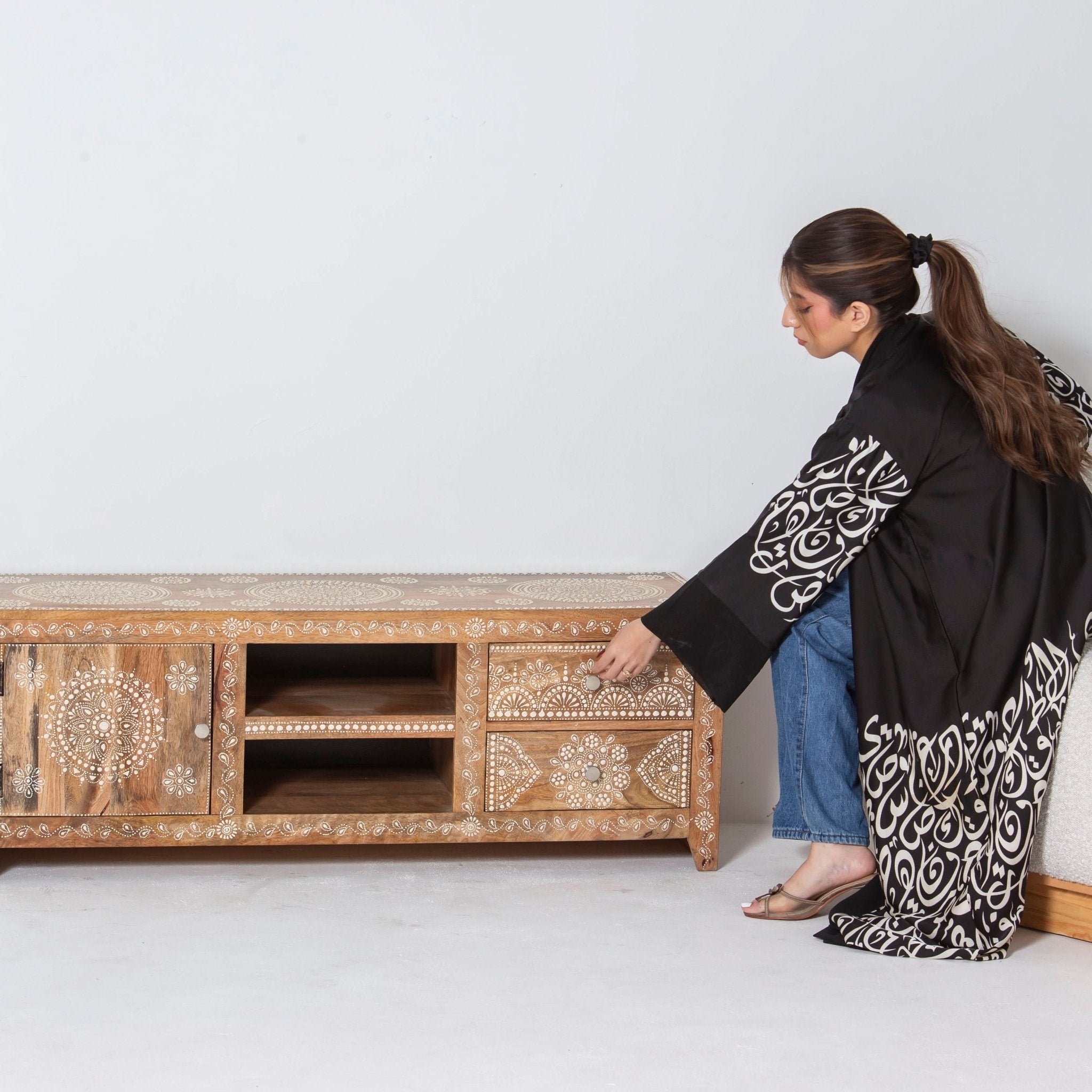 ELMORA PAINTING WOODEN TV STAND - Art and craft furniture