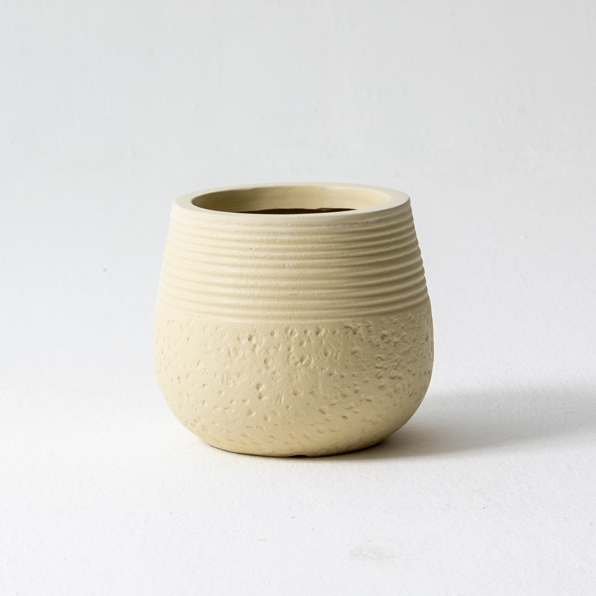 GENOA WHITE PLANTER - Art and craft furniture