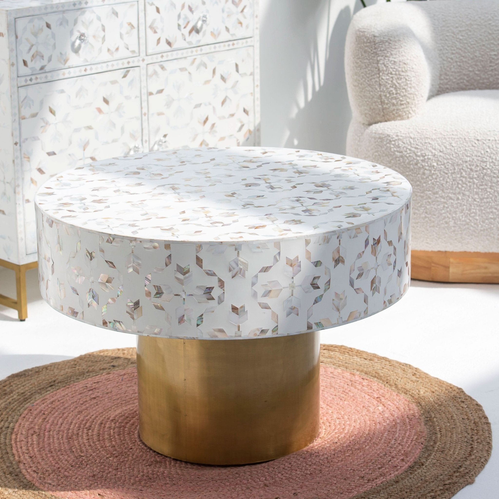 GEOMETRIC WHITE MOTHER OF PEARL ROUND COFFEE TABLE - Art and craft furniture