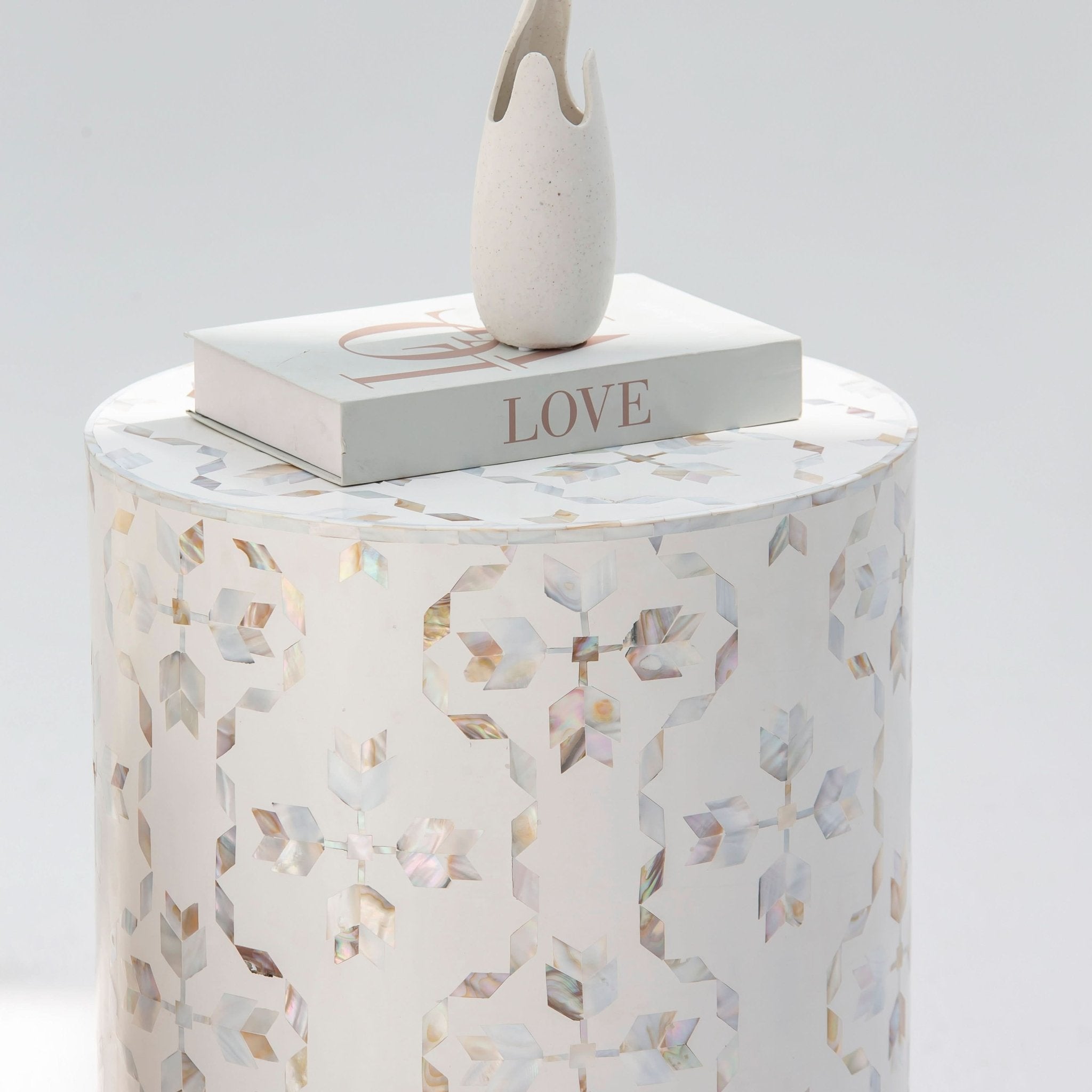 GEOMETRIC-WHITE MOTHER OF PEARL ROUND STOOL - Art and craft furniture