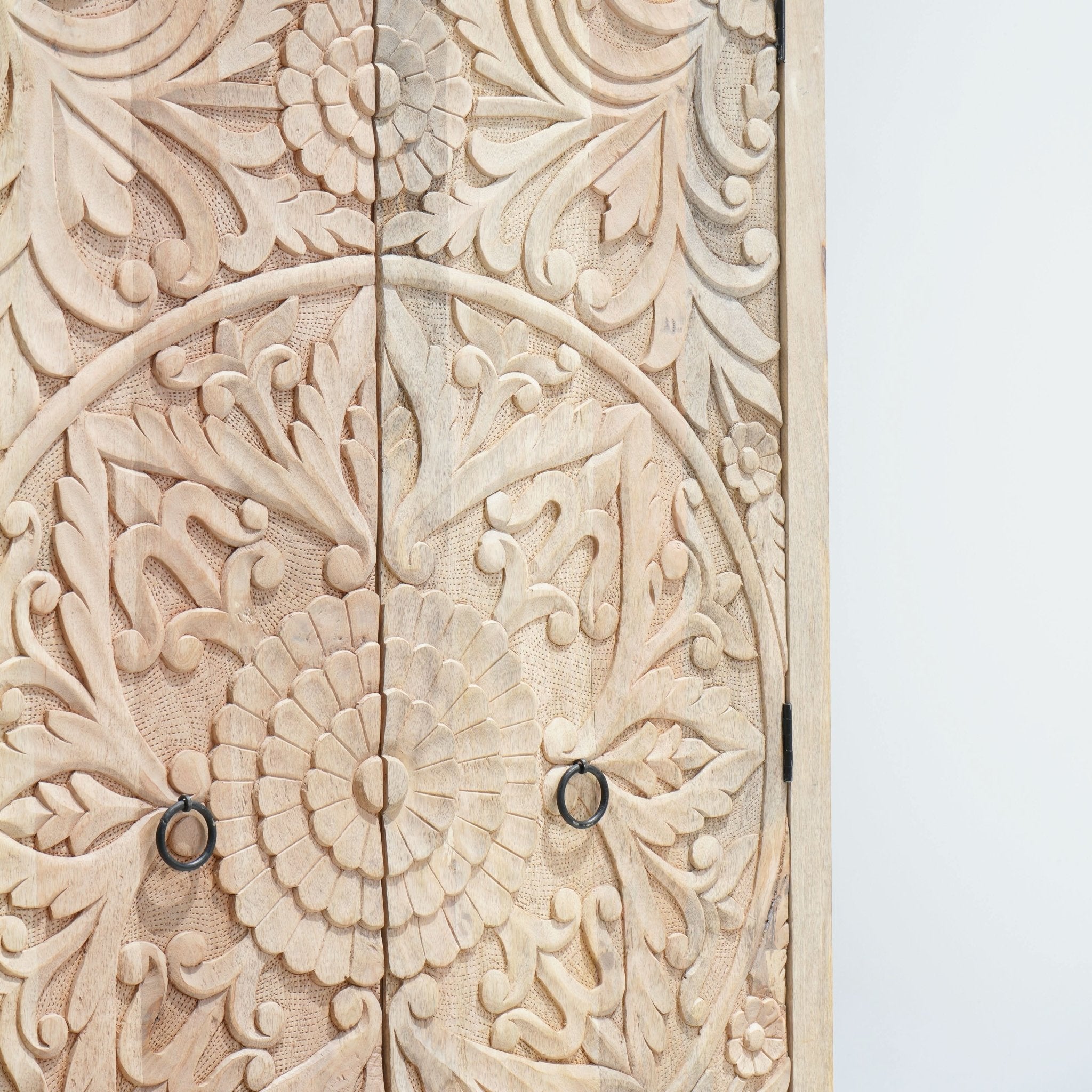 HERITAGE DABORA CARVED CABINET - Art and craft furniture