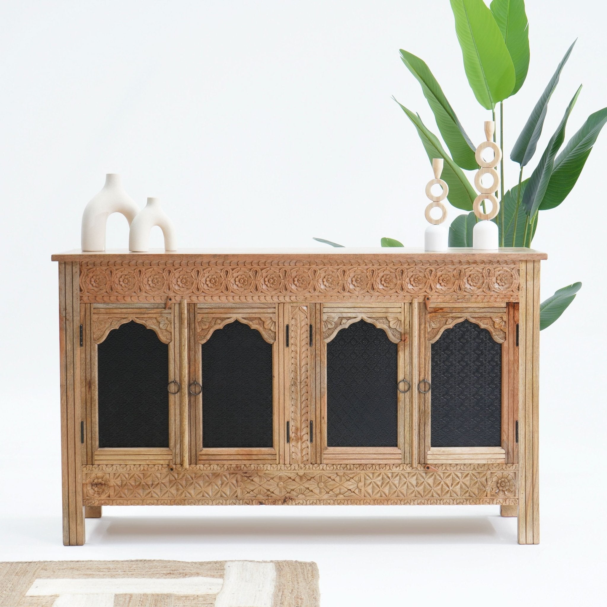 HERITAGE FOUR DOOR SIDEBOARD - Art and craft furniture