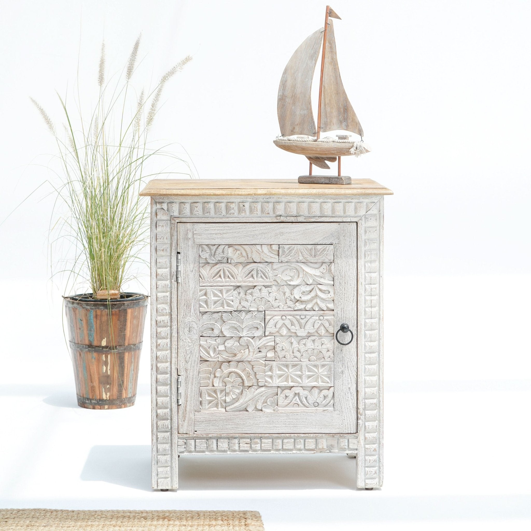 HERITAGE ONE DOOR NIGHTSTAND - Art and craft furniture