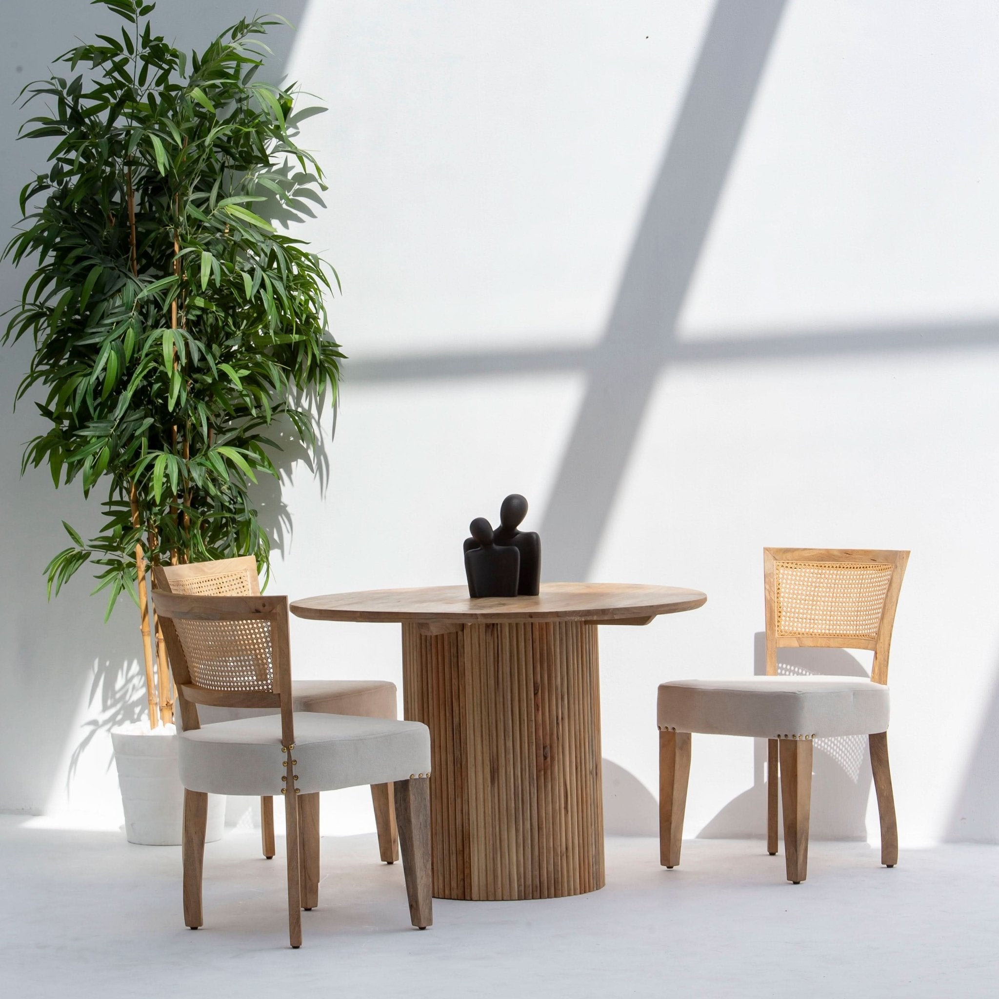 LUWIN WOODEN ROUND MANGO WOOD DINING TABLE - Art and craft furniture