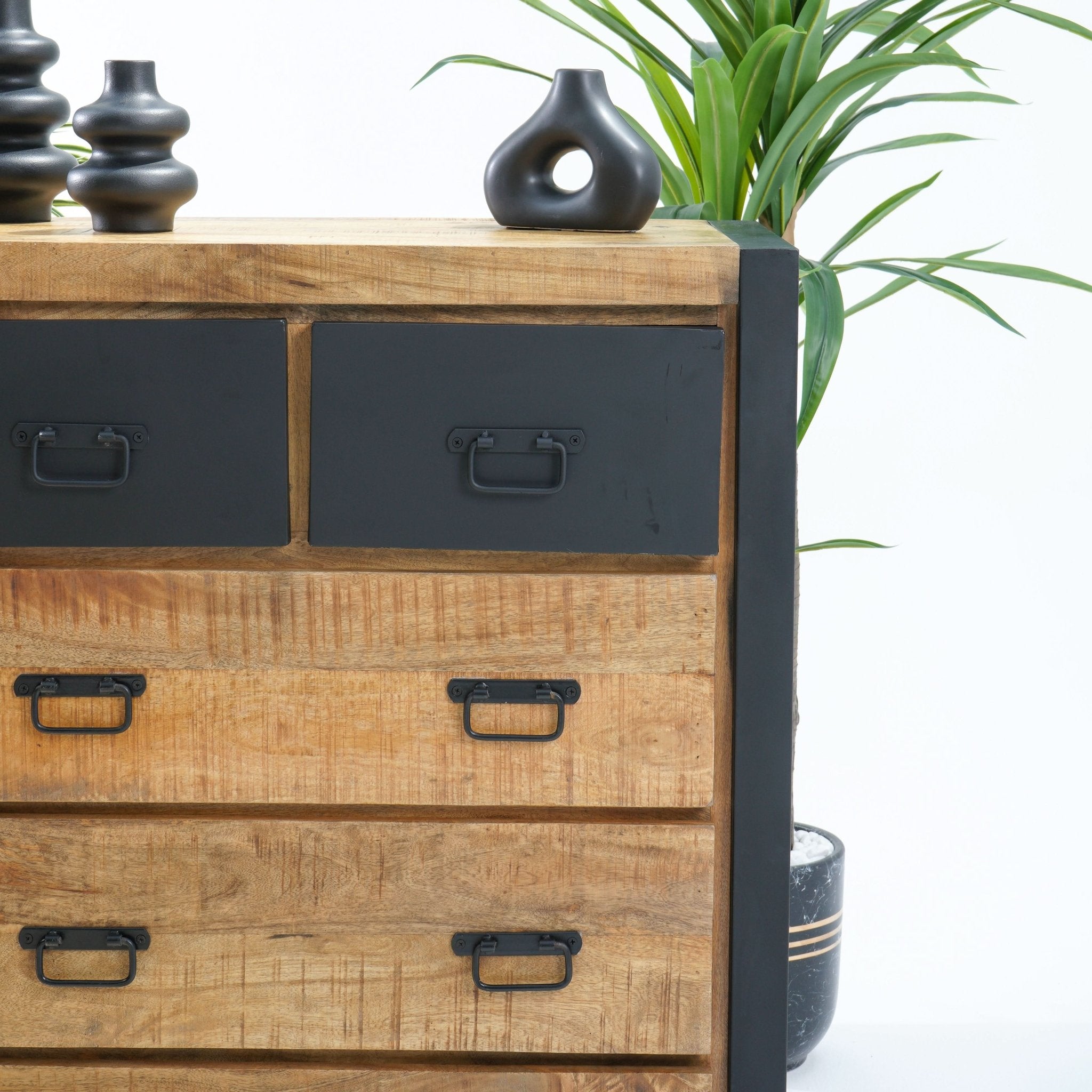 MANGO ENVY INDUSTRIAL EIGHT DRAWER CHEST OF DRAWERS - Art and craft furniture
