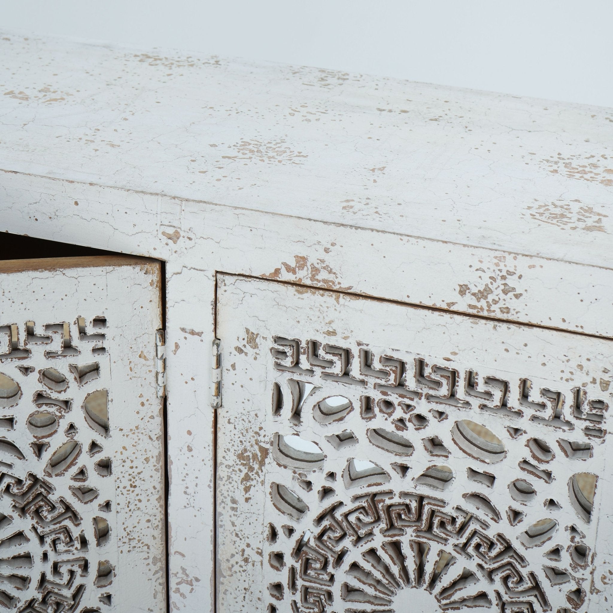 MILANESE FOUR DOOR SIDEBOARD - Art and craft furniture