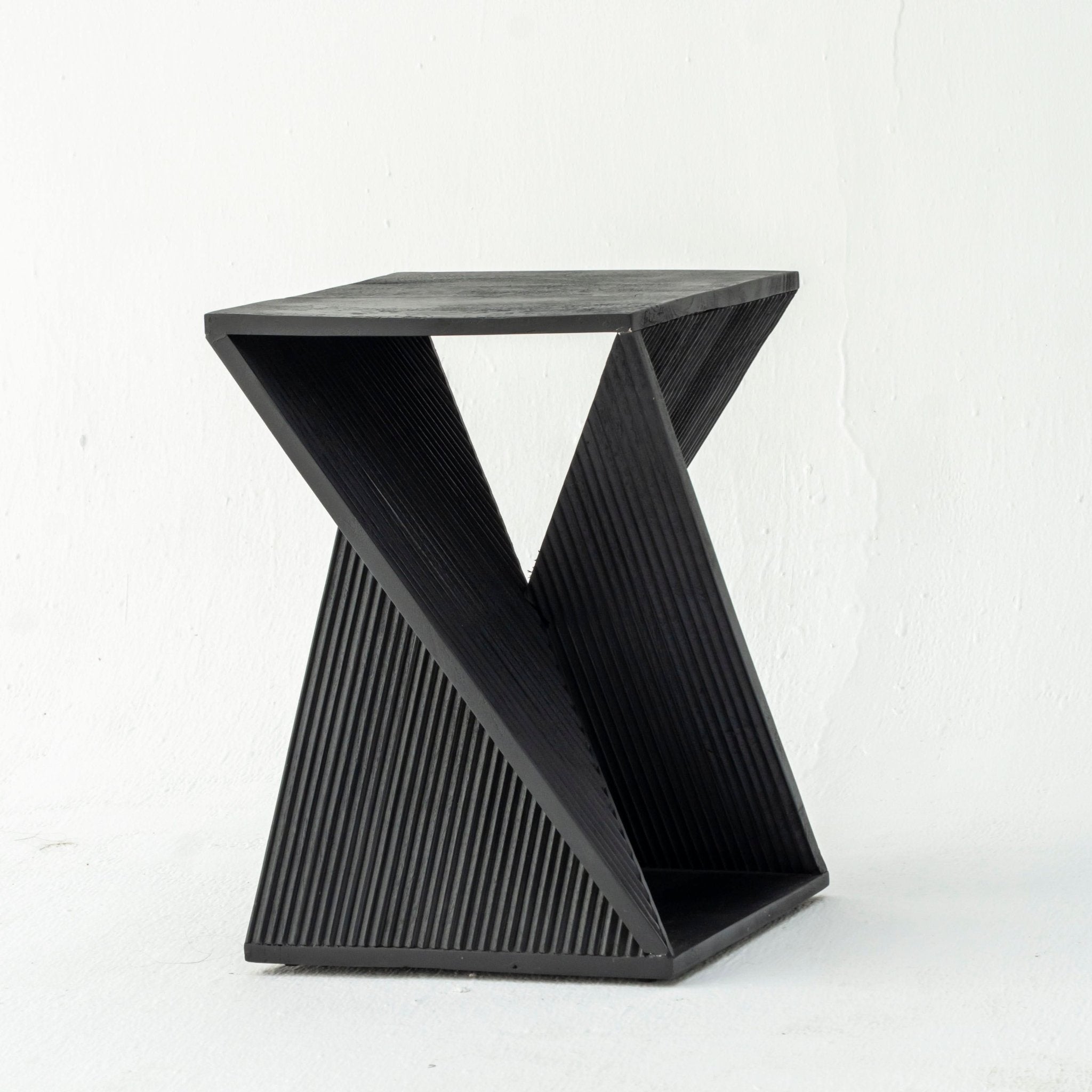 MONTERA WOODEN BLACK SIDETABLE - Art and craft furniture