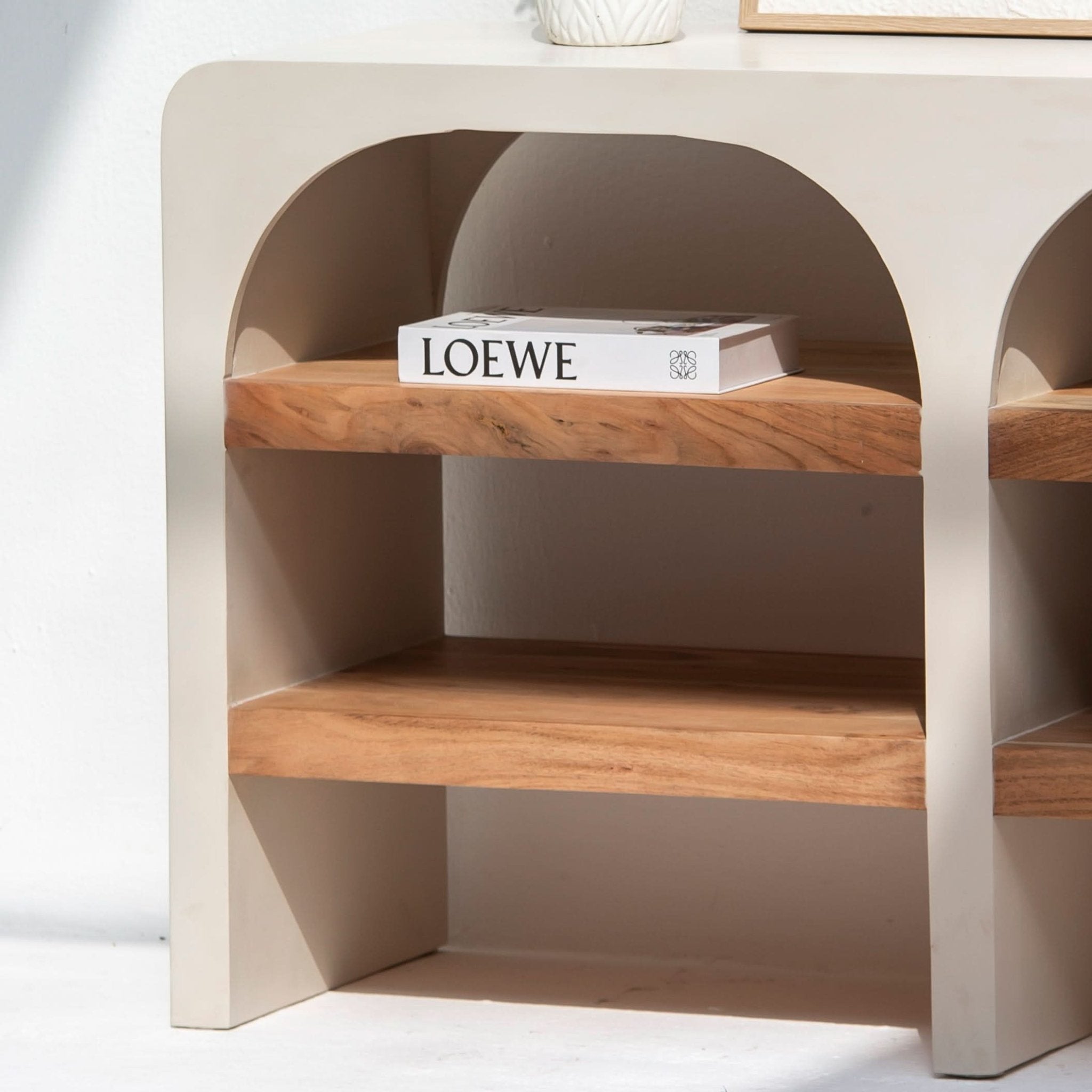 NATURA CURVE WOODEN OPEN BOOKSHELF - Art and craft furniture