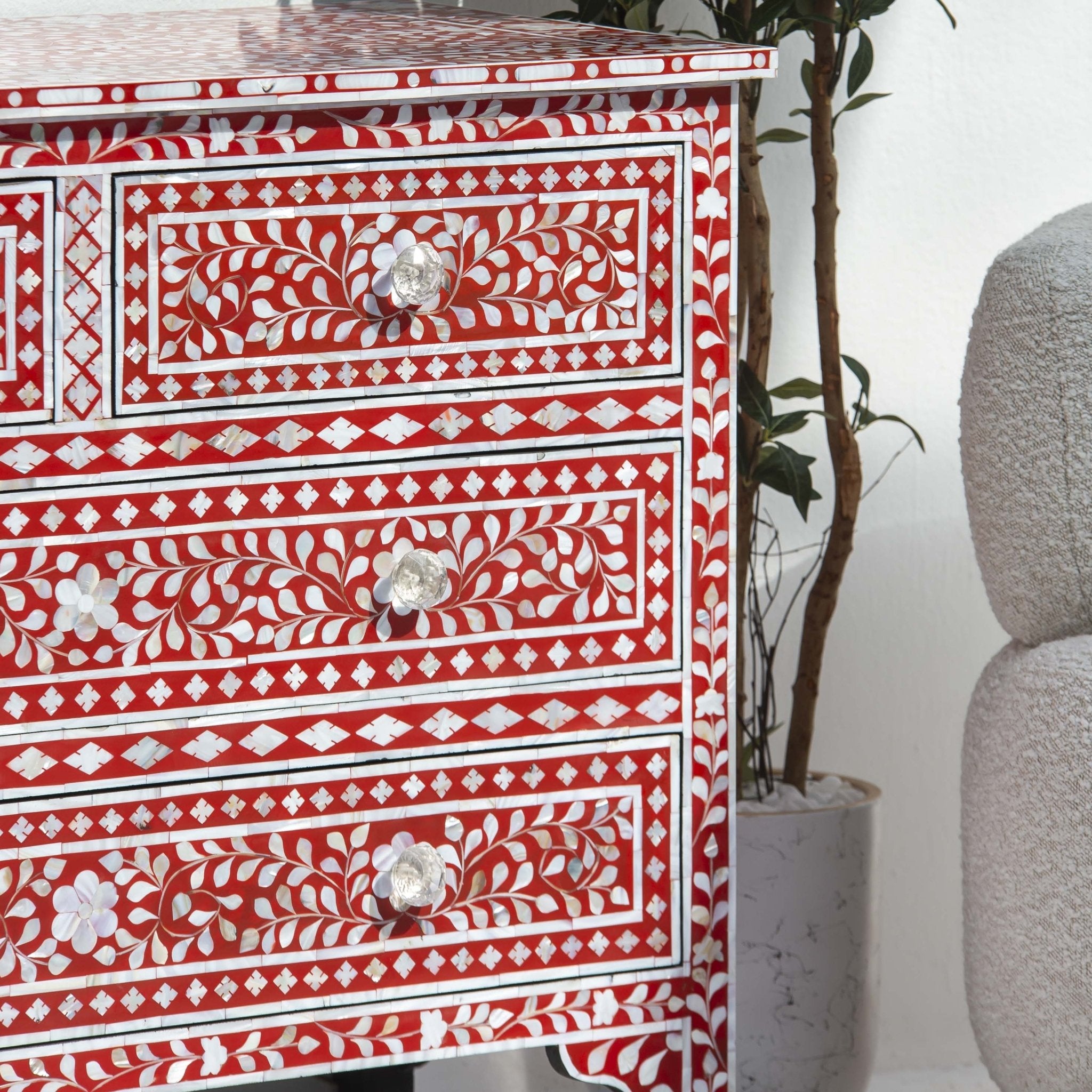 OCEAN-RED MOTHER OF PEARL CHEST OF DRAWER - Art and craft furniture