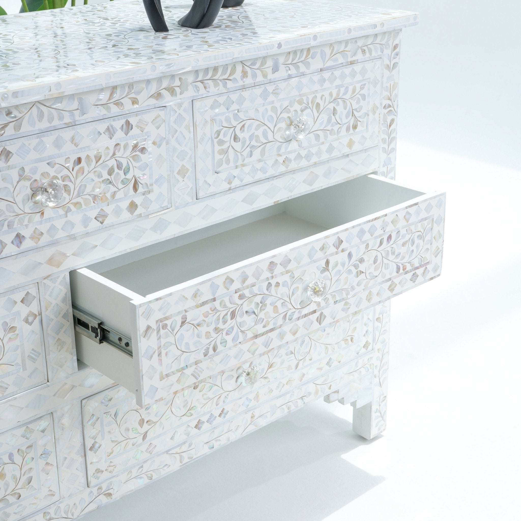 OCEAN-WHITE MOTHER OF PEARL SEVEN DRAWER DRAWCHEST - Art and craft furniture