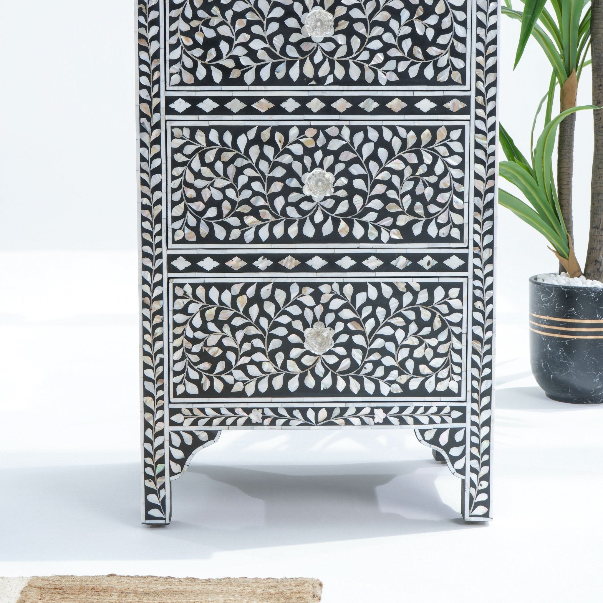 OCEAN-WHITE MOTHER OF PEARL SINGLE DRAWCHEST - Art and craft furniture