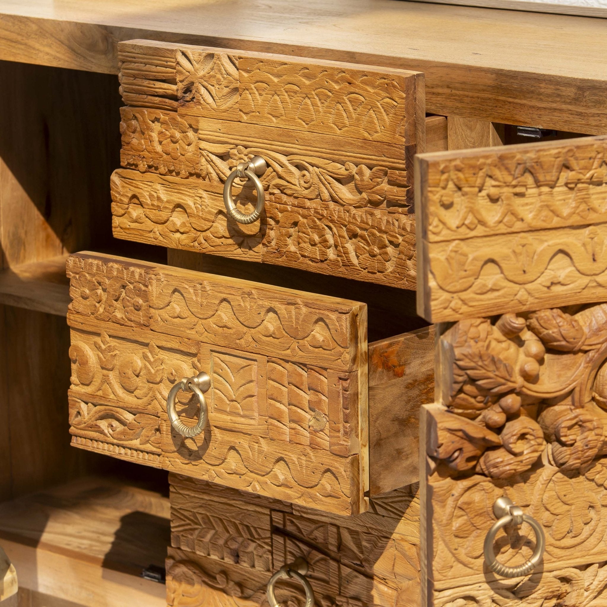 RAJWADA WOODEN SIDEBOARD - Art and craft furniture