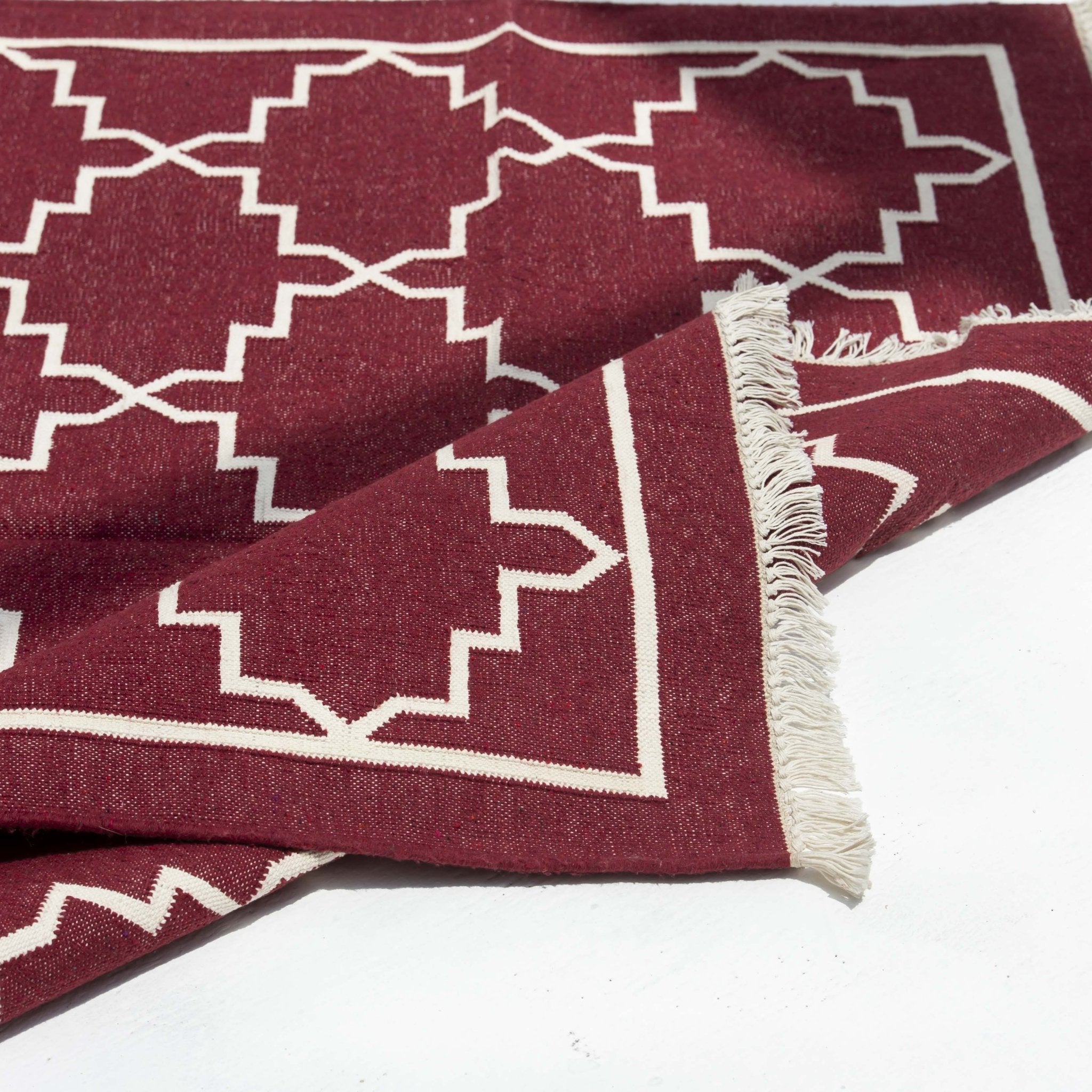 RAJWADI HANDWOVEN COTTON RUG - Art and craft furniture