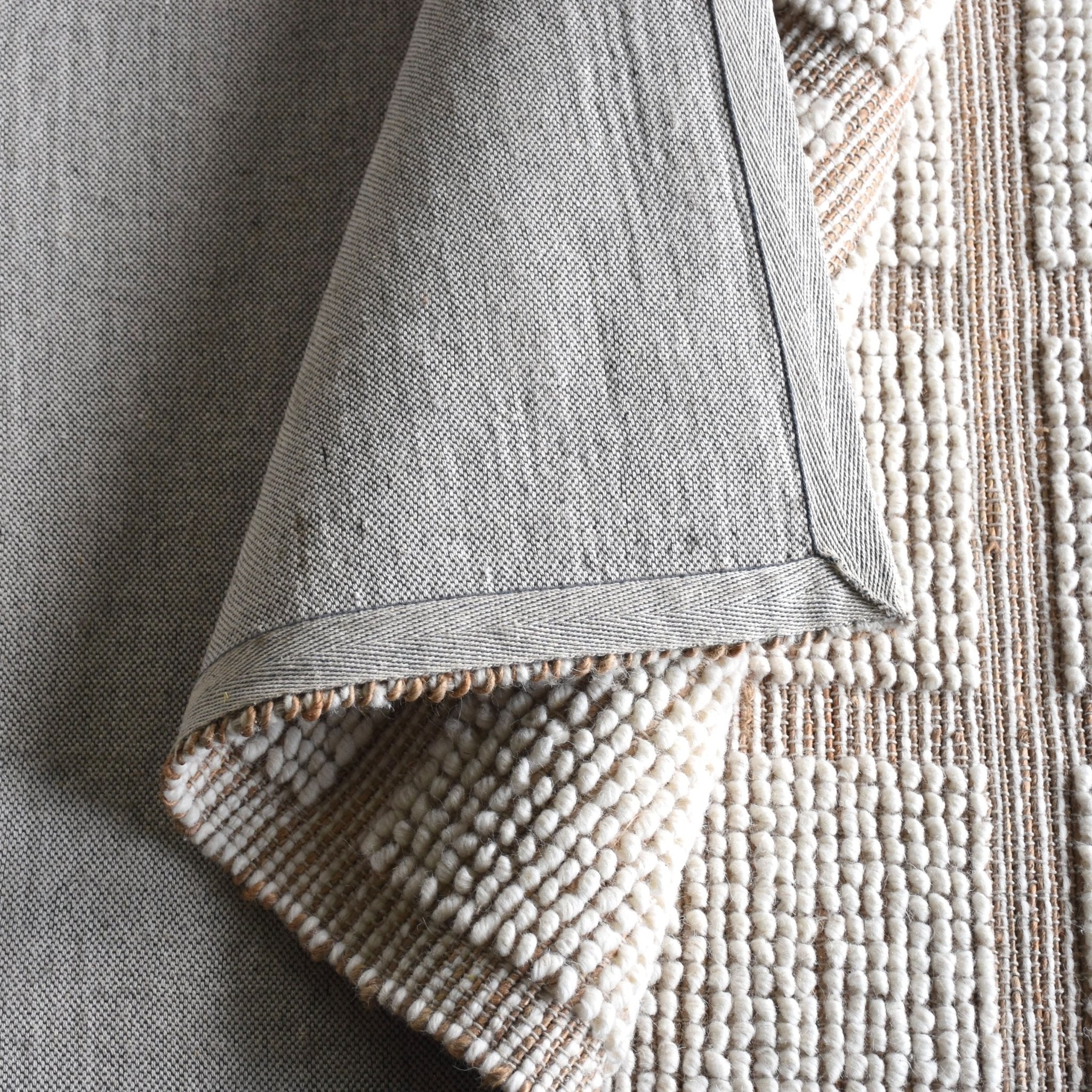 RAVENSWOOD HAND WOVEN JUTE & WOOL CARPET - Art and craft furniture