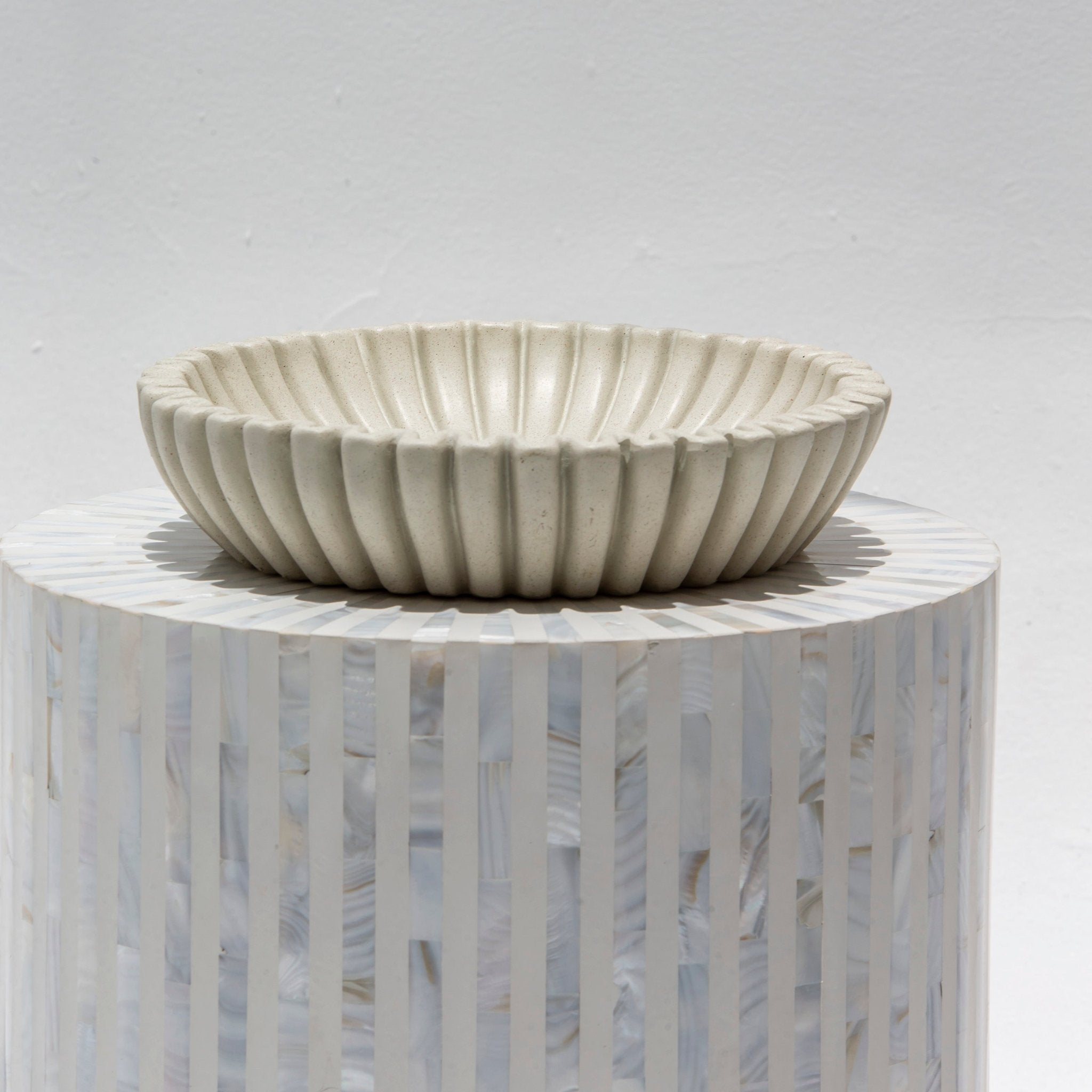 RIBBED OFF WHITE BOWL - Art and craft furniture