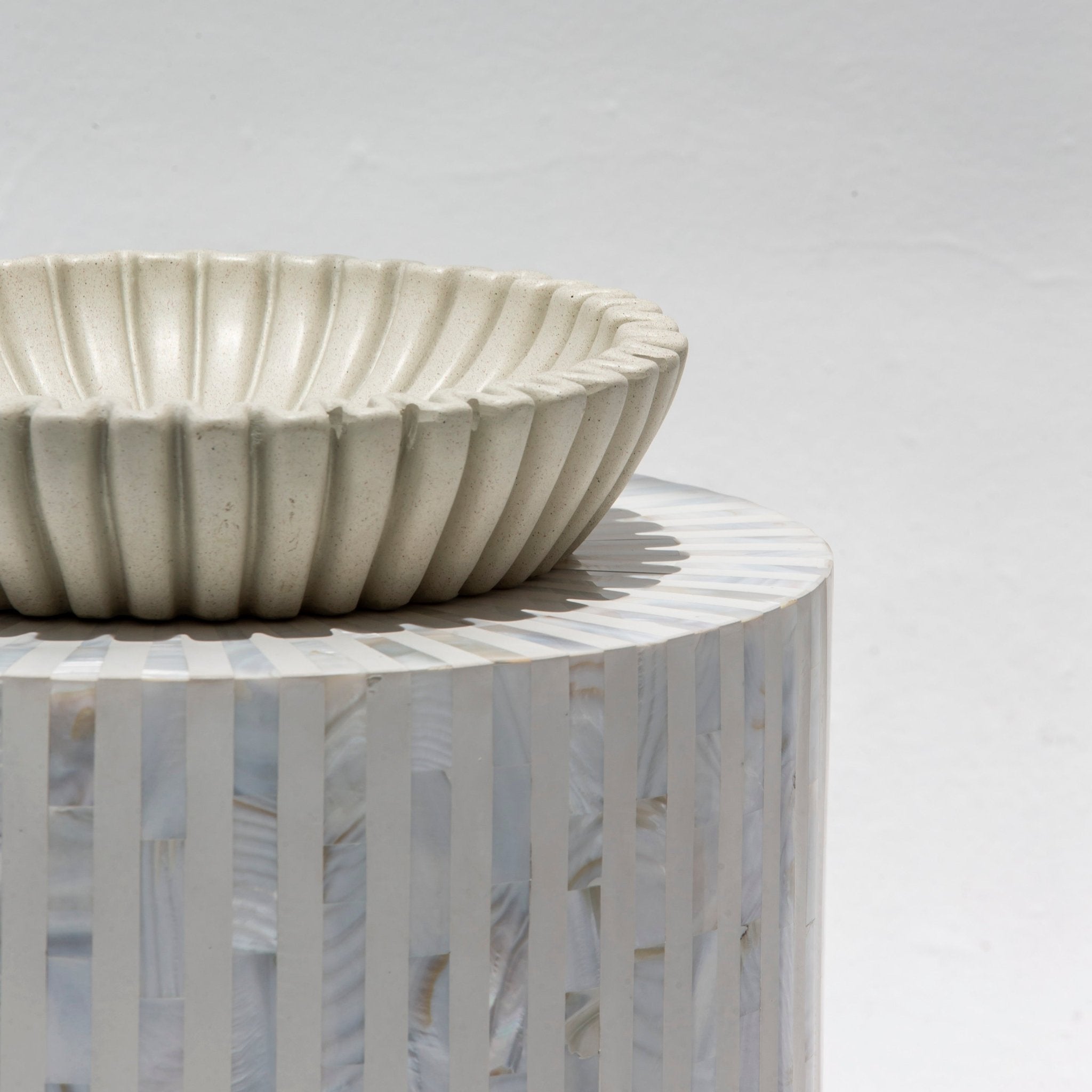 RIBBED OFF WHITE BOWL - Art and craft furniture