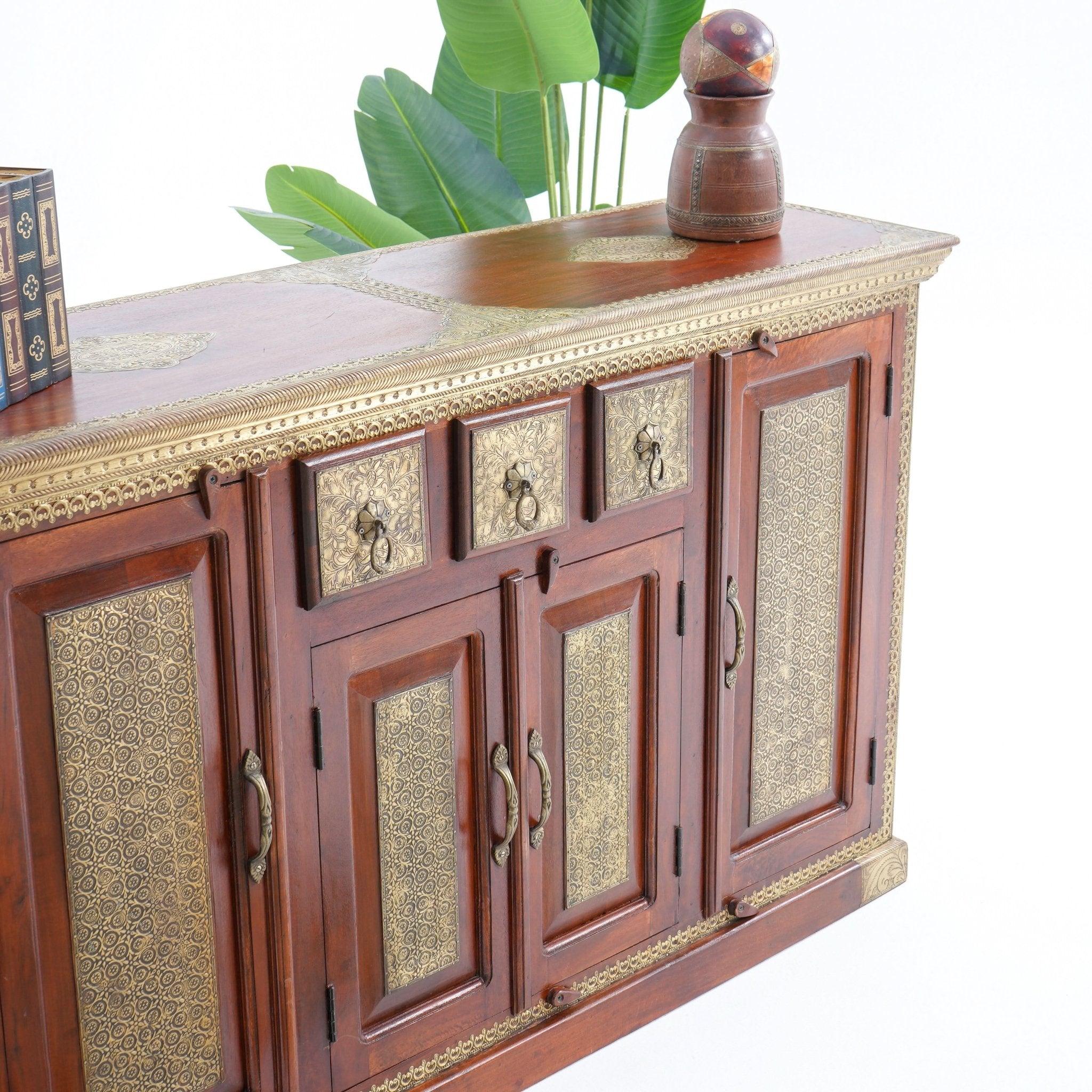 RICHMOND BRASS FTD SIDEBOARD - Art and craft furniture