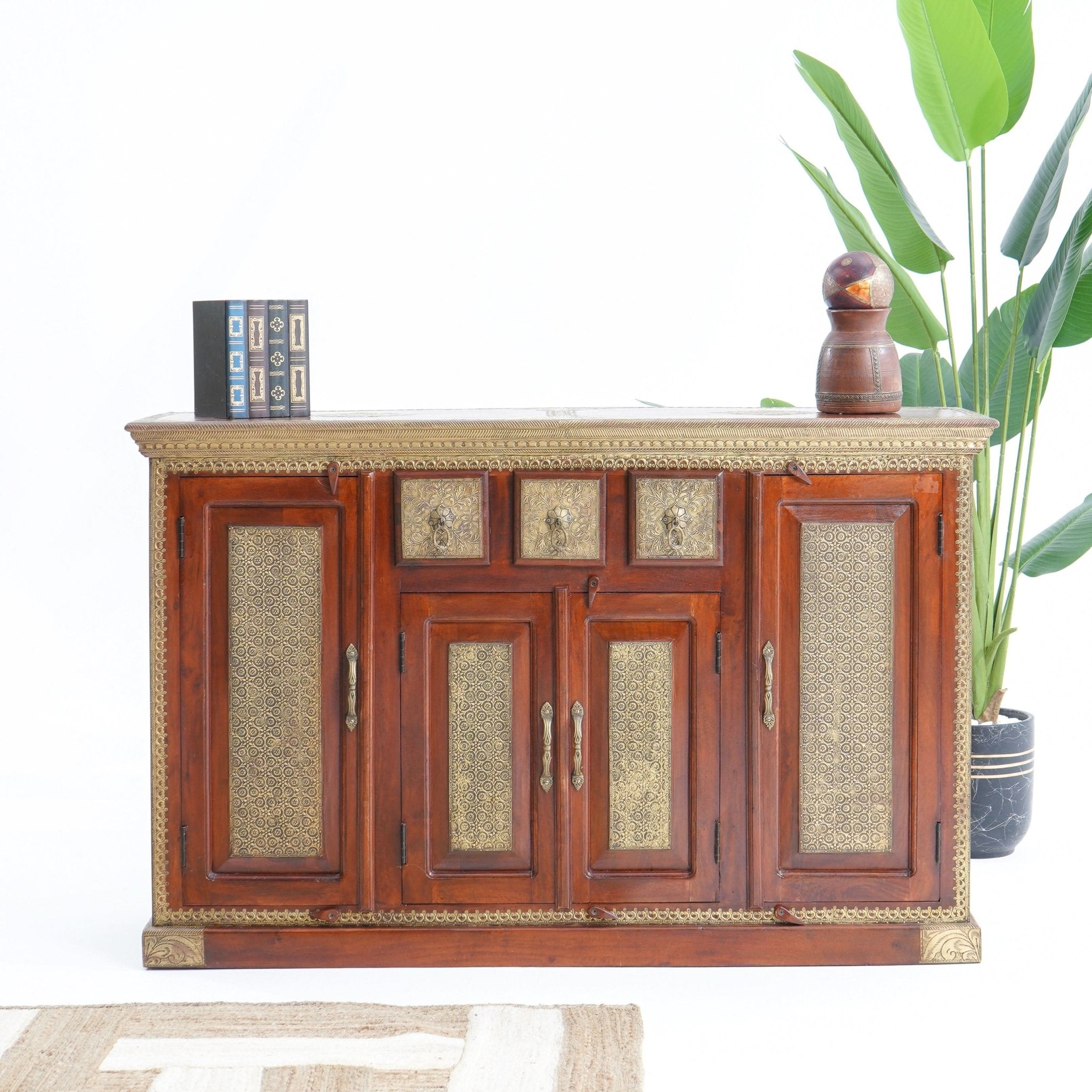 RICHMOND BRASS FTD SIDEBOARD - Art and craft furniture