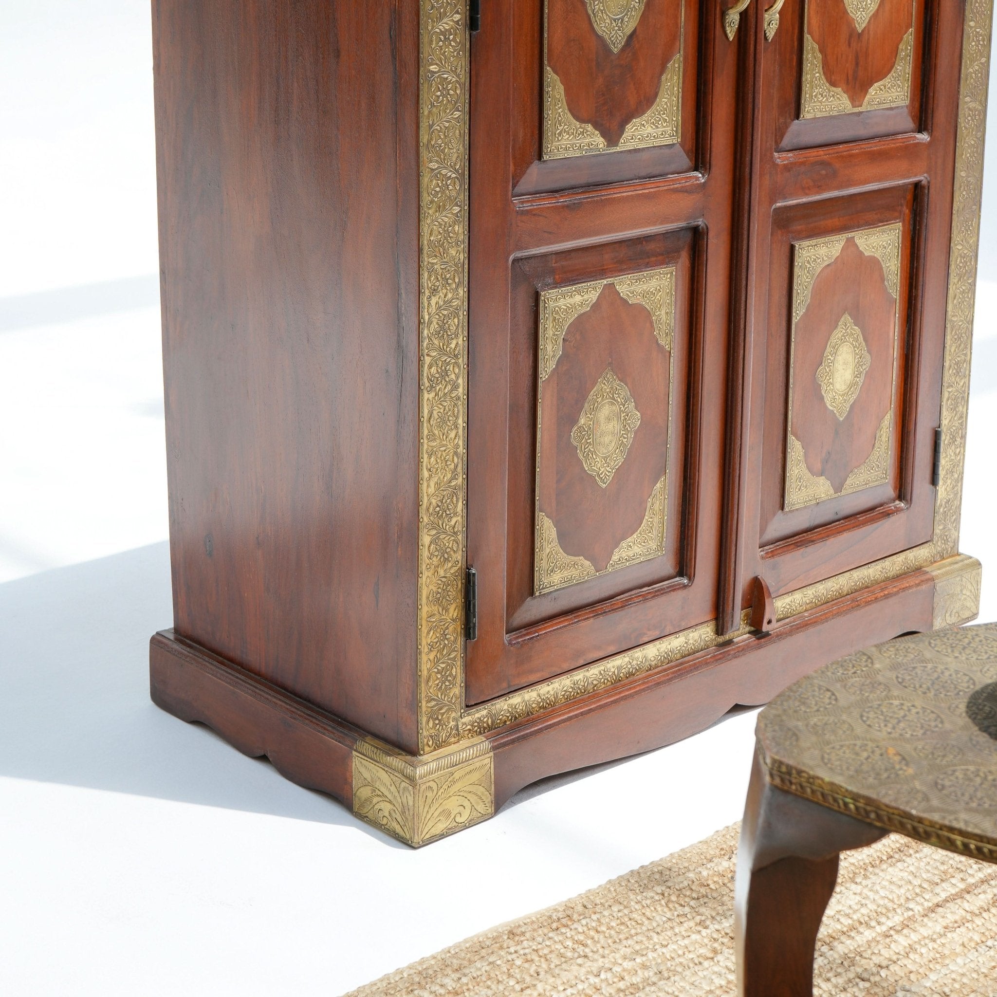 RICHMOND TWO BRASS-FITTED DOOR CABINET - Art and craft furniture