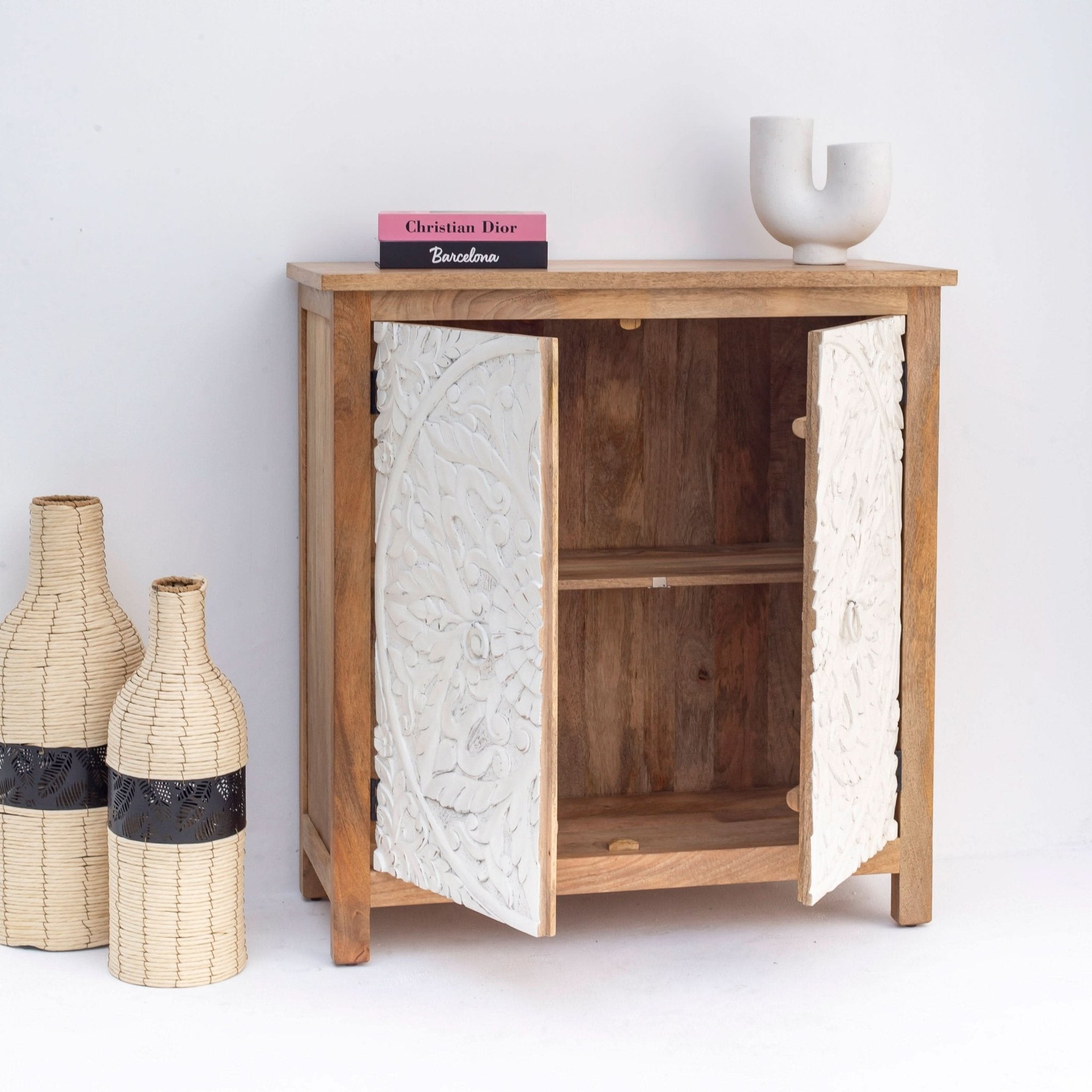 RIYAN CARVING SIDEBOARD - Art and craft furniture