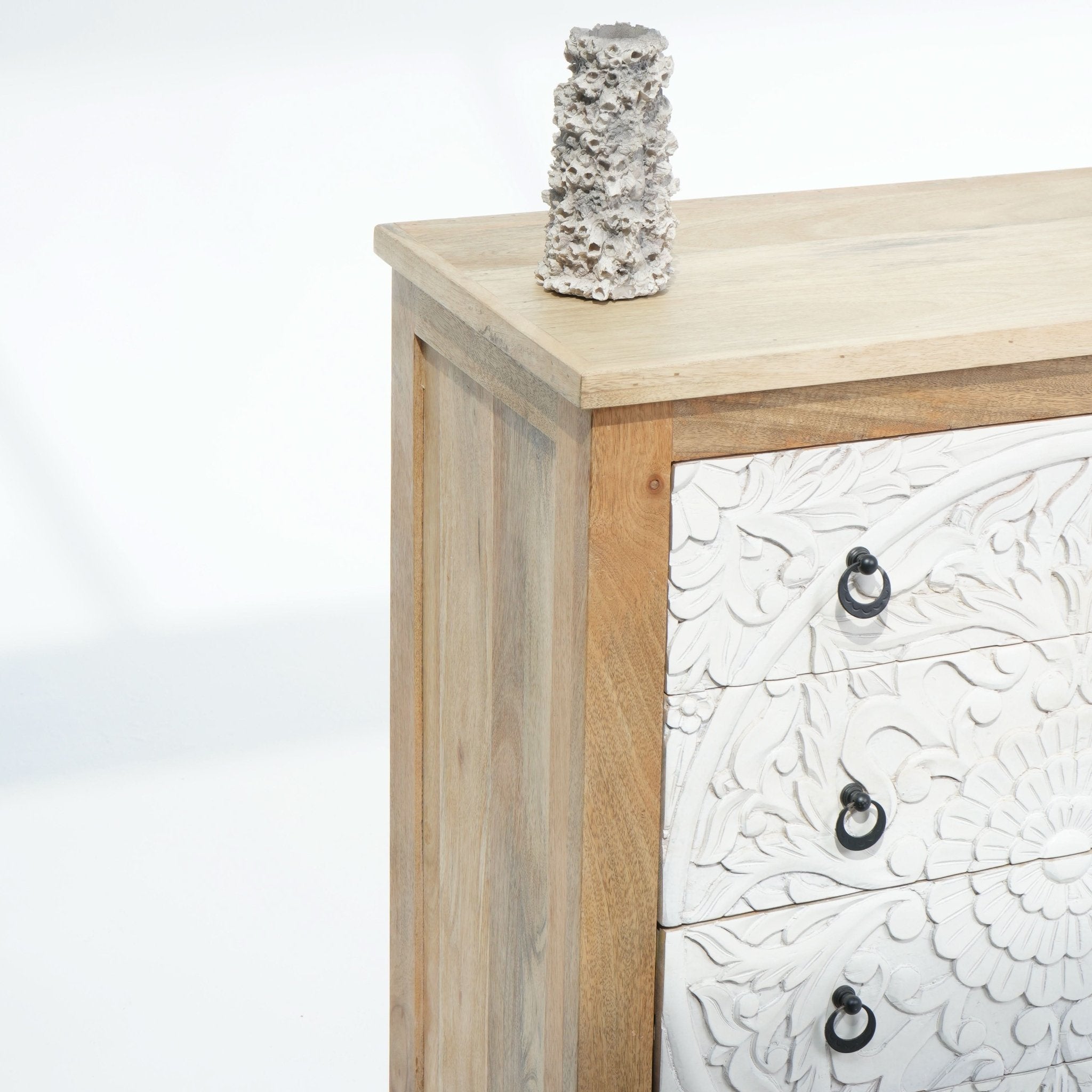 SEA LAKE CARVED CHEST OF DRAWERS - Art and craft furniture
