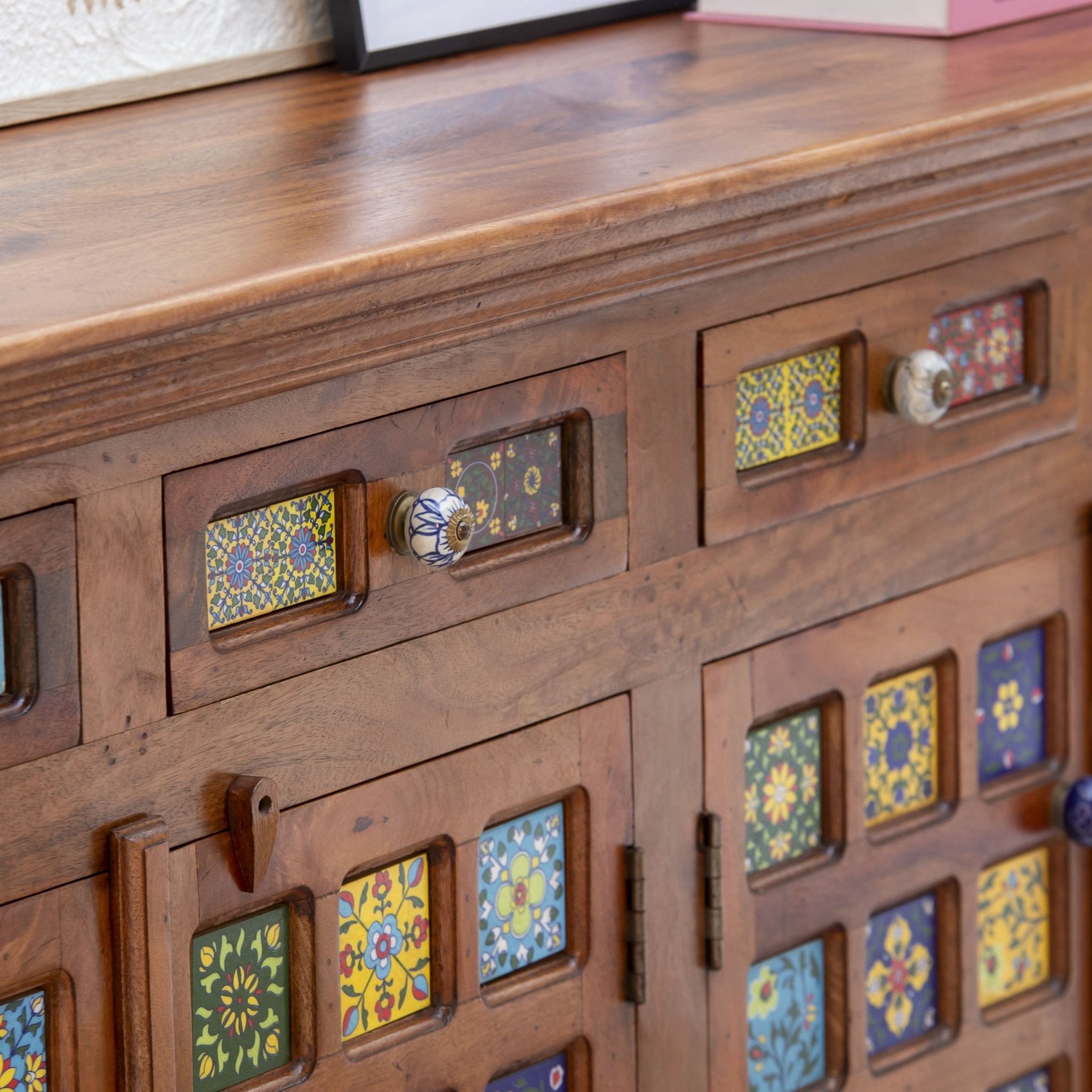 SHESTILE TILE FTD SIDEBOARD - Art and craft furniture