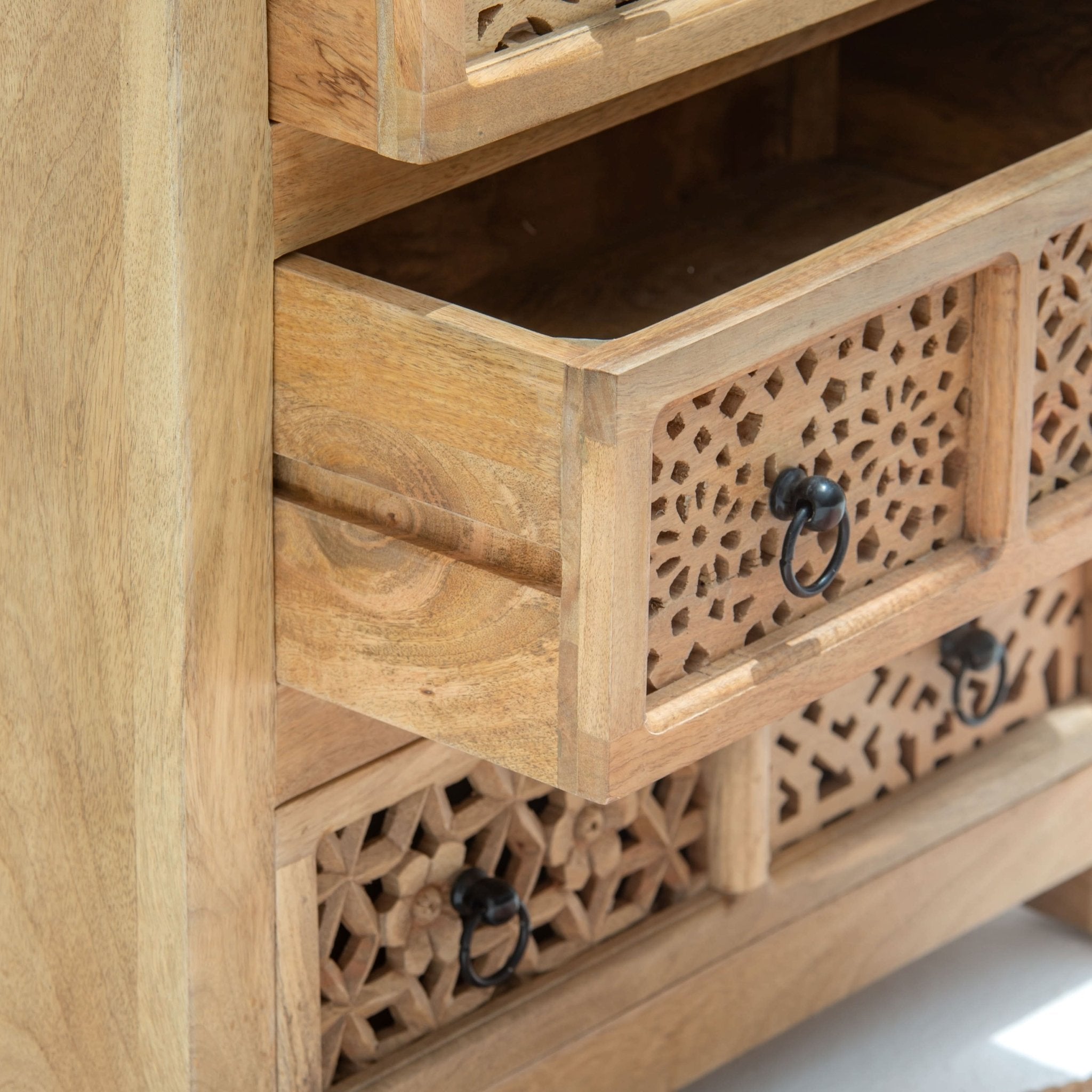 SIERRA WOODEN CARVING DRAWCHEST - Art and craft furniture