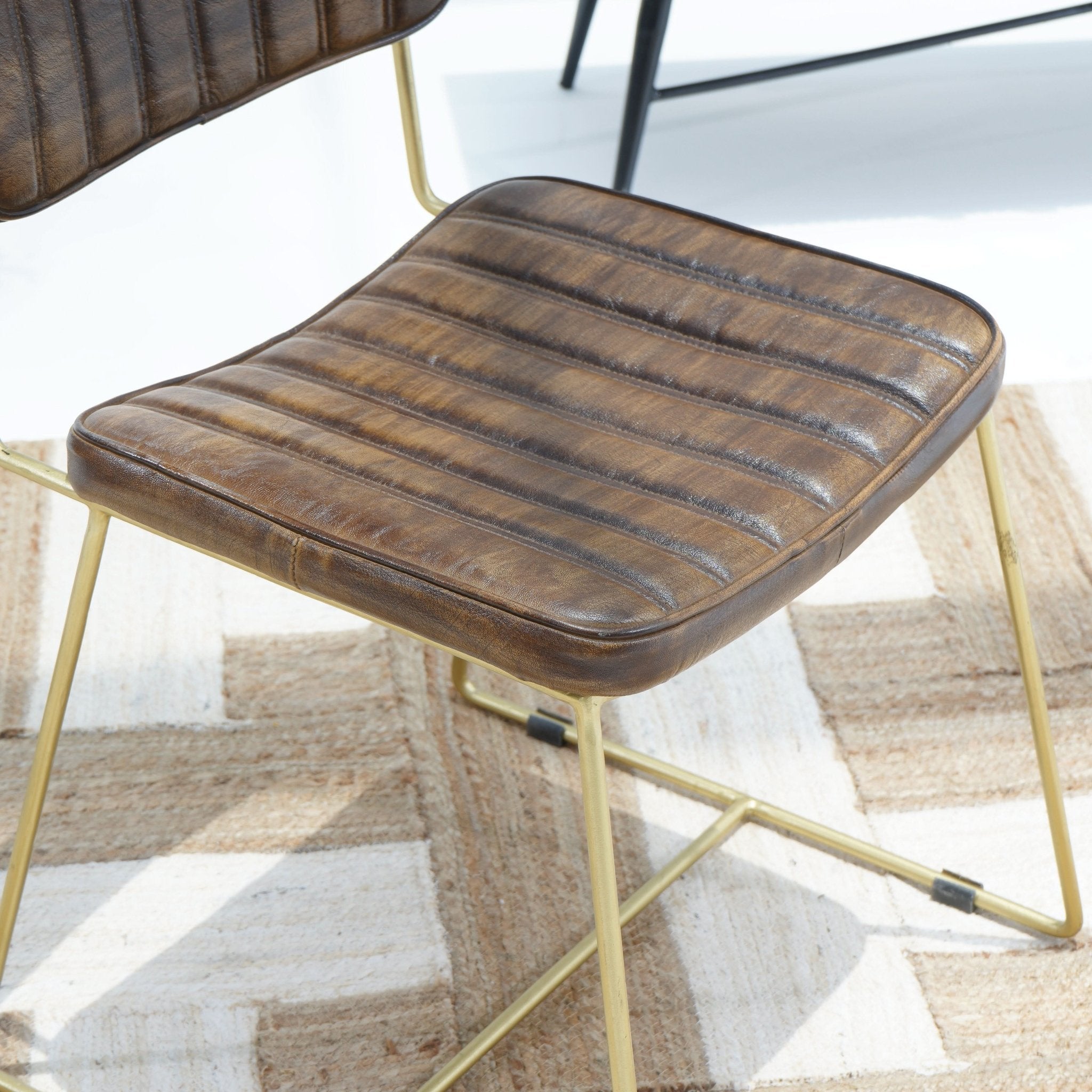 THE GRAND SERENITY LEATHER CHAIR - Art and craft furniture
