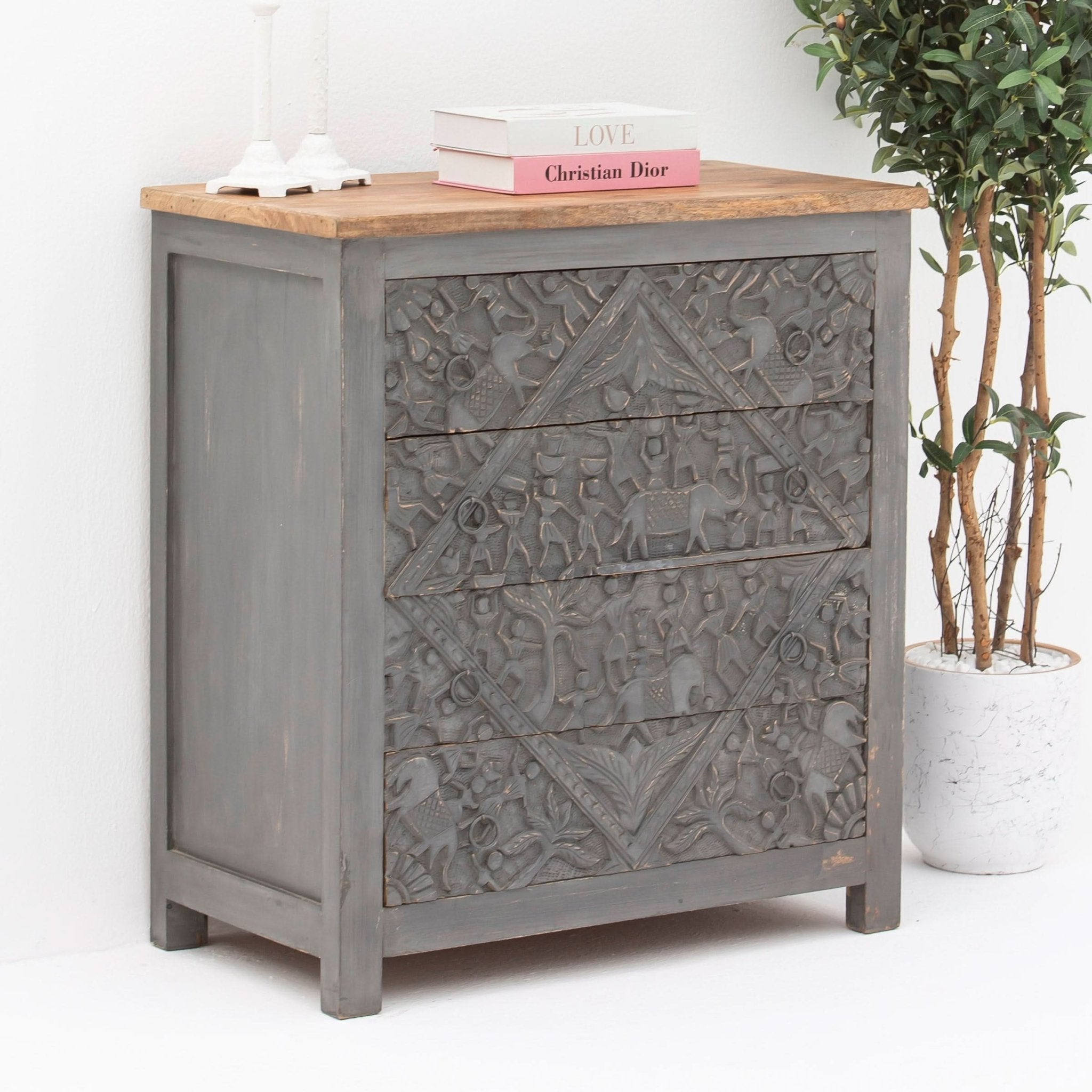 UDISHA CARVING DRAWCHEST - Art and craft furniture