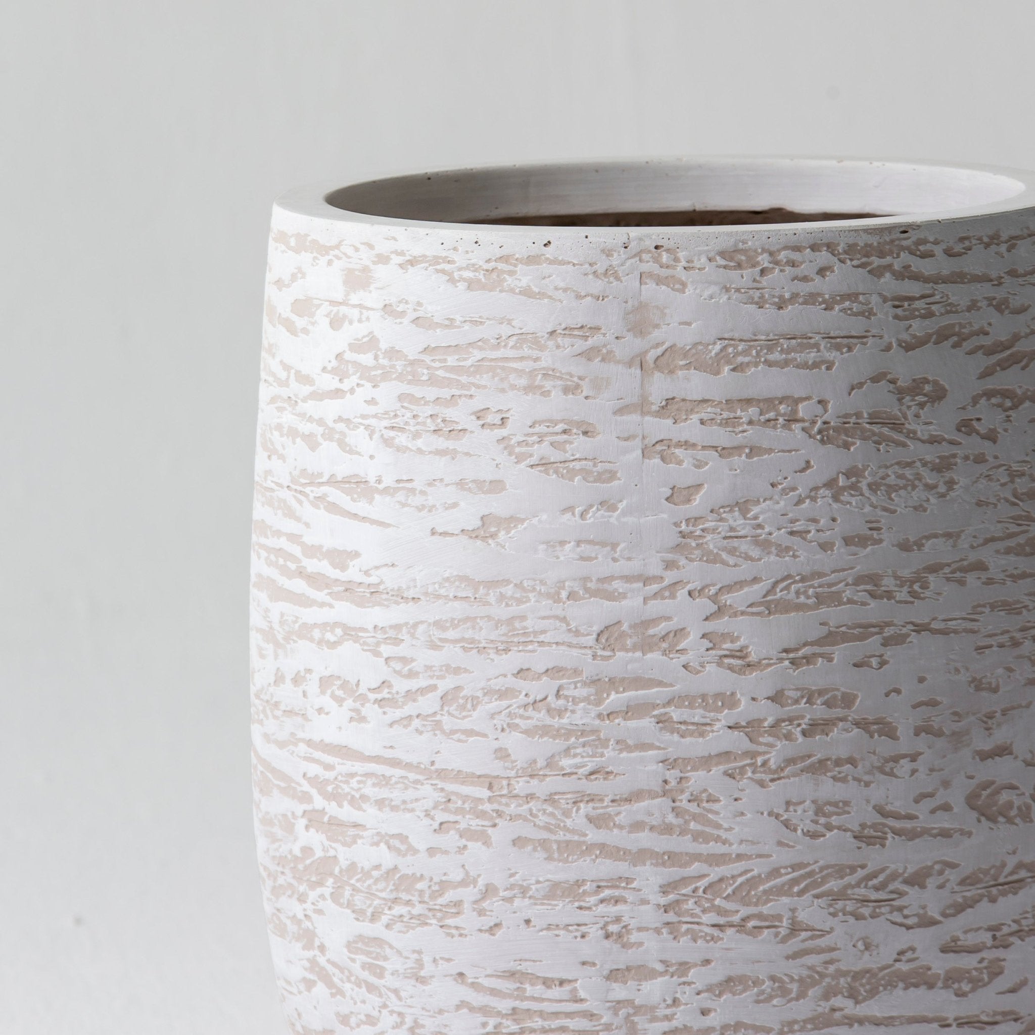 URBANA WHITE PLANTER - Art and craft furniture