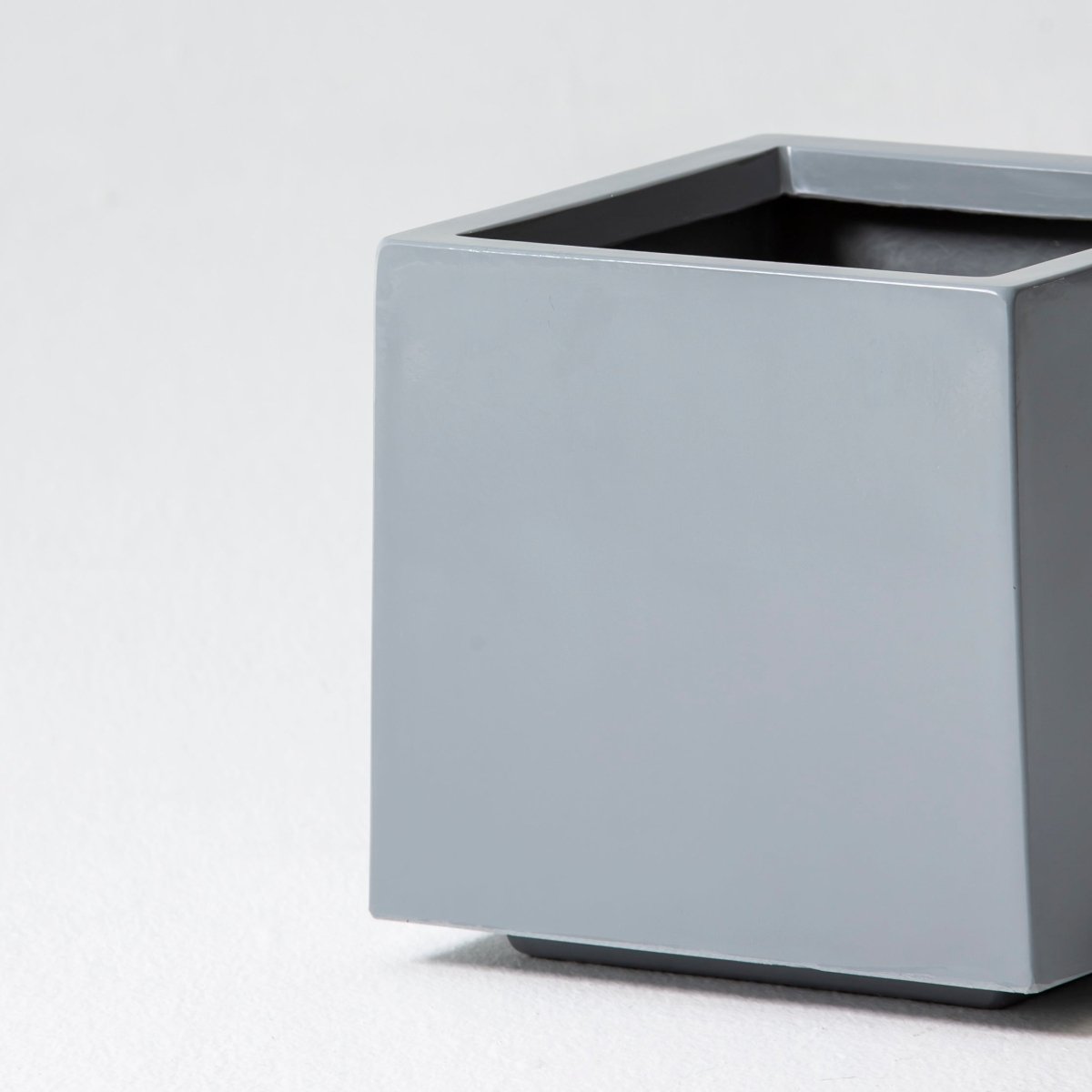 Verdeza Grey Planter - Art and craft furniture