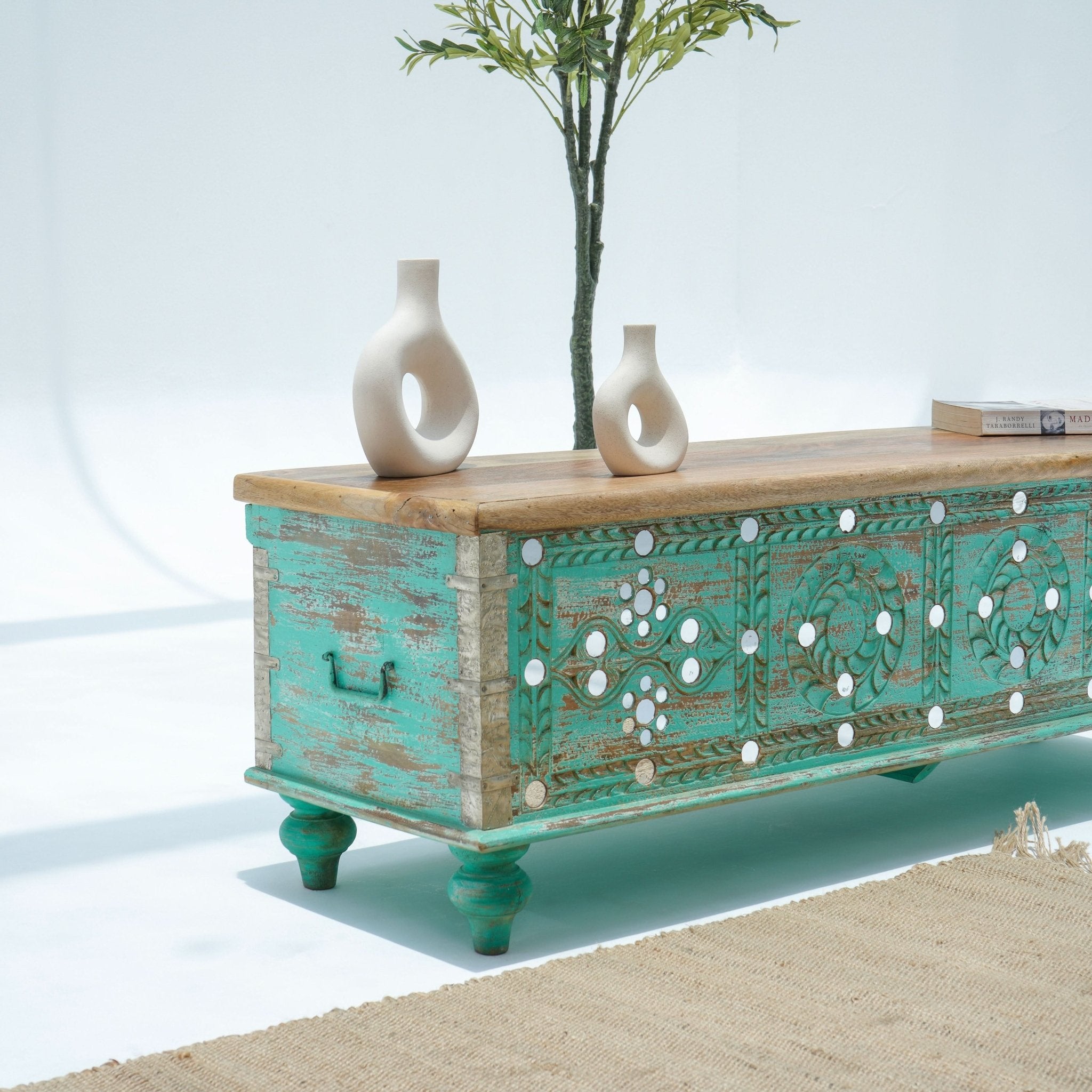 VINTAGE WOODEN ANTIQUE BOX - Art and craft furniture