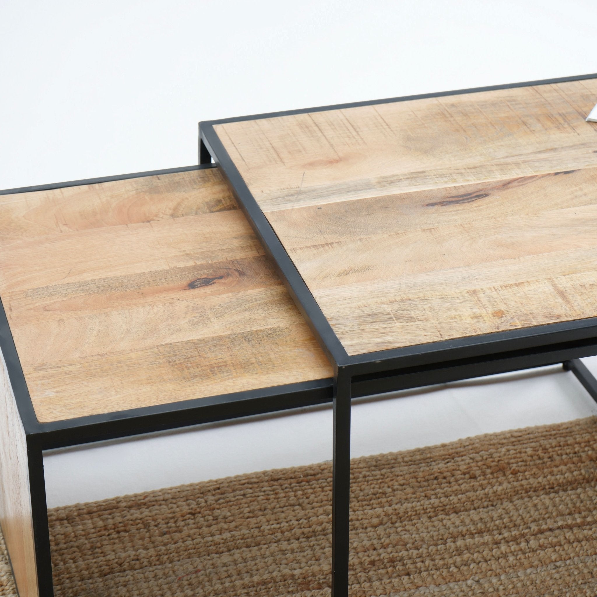 WOODEN IRON UNITY OAK COFFEE TABLE - Art and craft furniture
