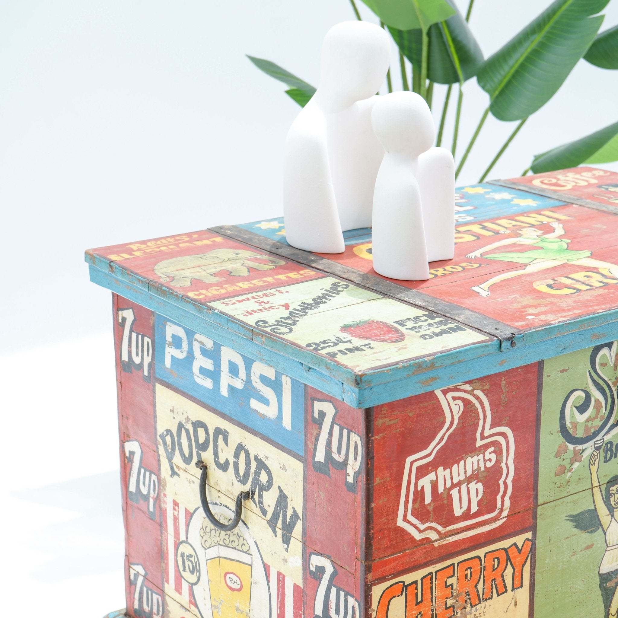 WOODEN PAINTING BOX - Art and craft furniture