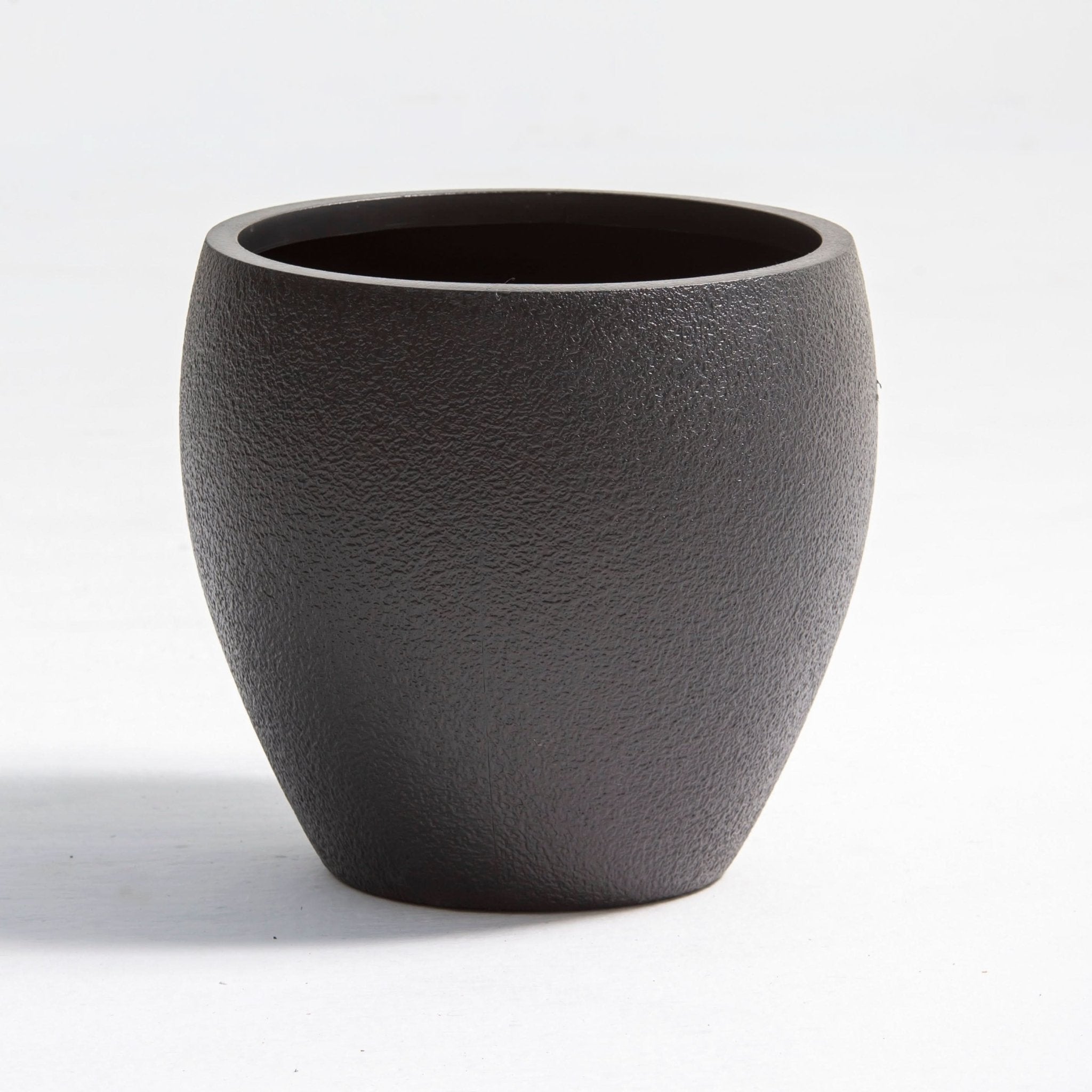 ZENO BLACK TEXTURE FIBER PLANT POT - Art and craft furniture