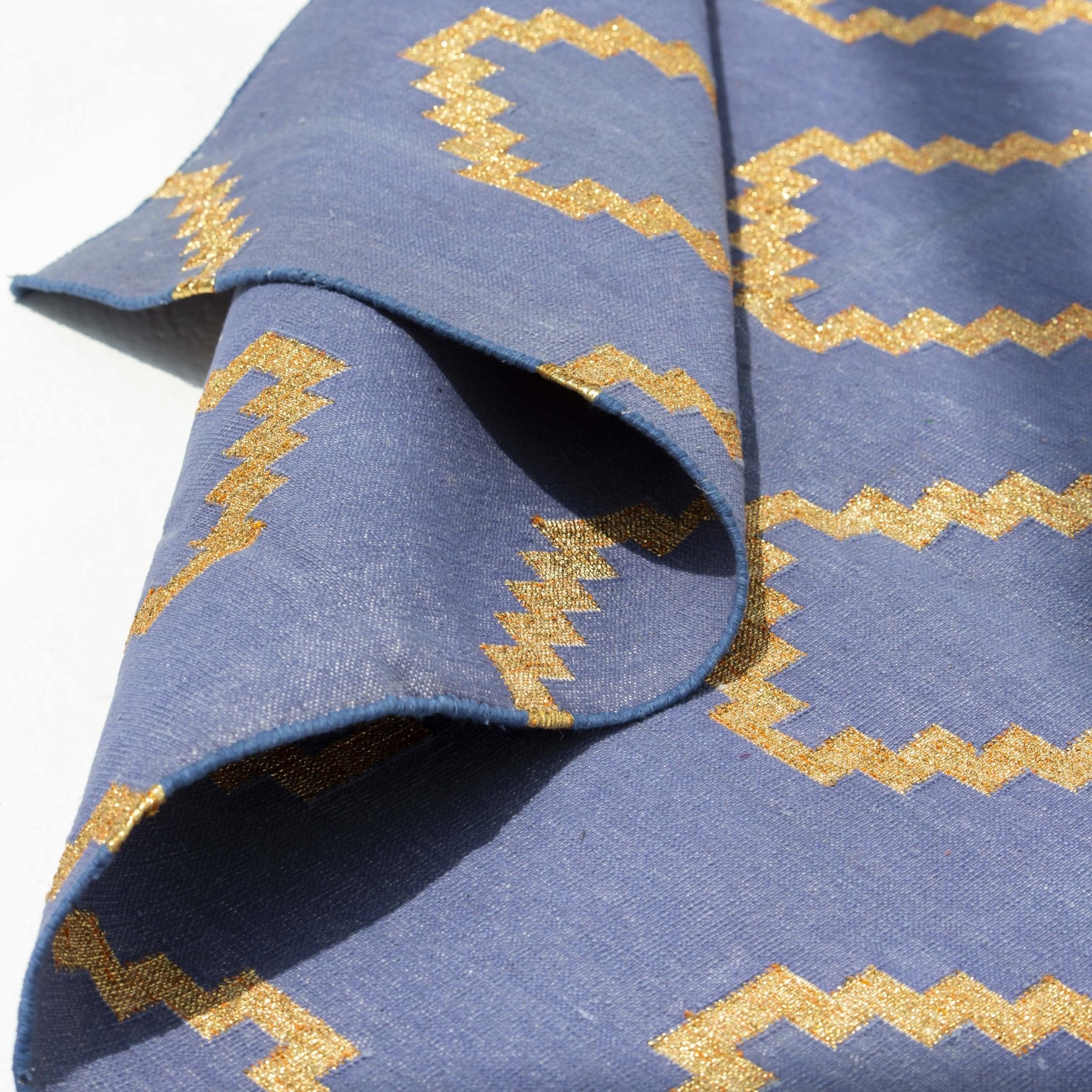 ZIVA HANDWOVEN COTTEN RUG - Art and craft furniture